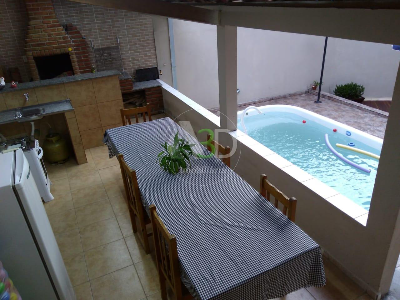 Casa com piscina, 5 dormitórios, 1 suíte, 1 closet, 2 sacadas,...