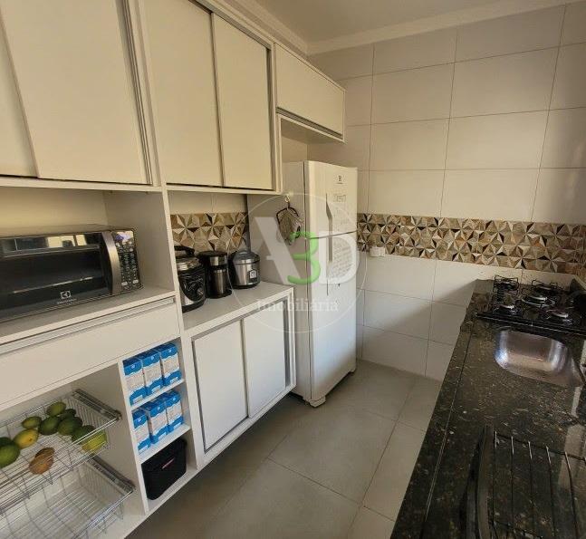 Lindo Sobrado no Jardim Luciana, 2 Dorms, 2 banheiros, 2 vagas...