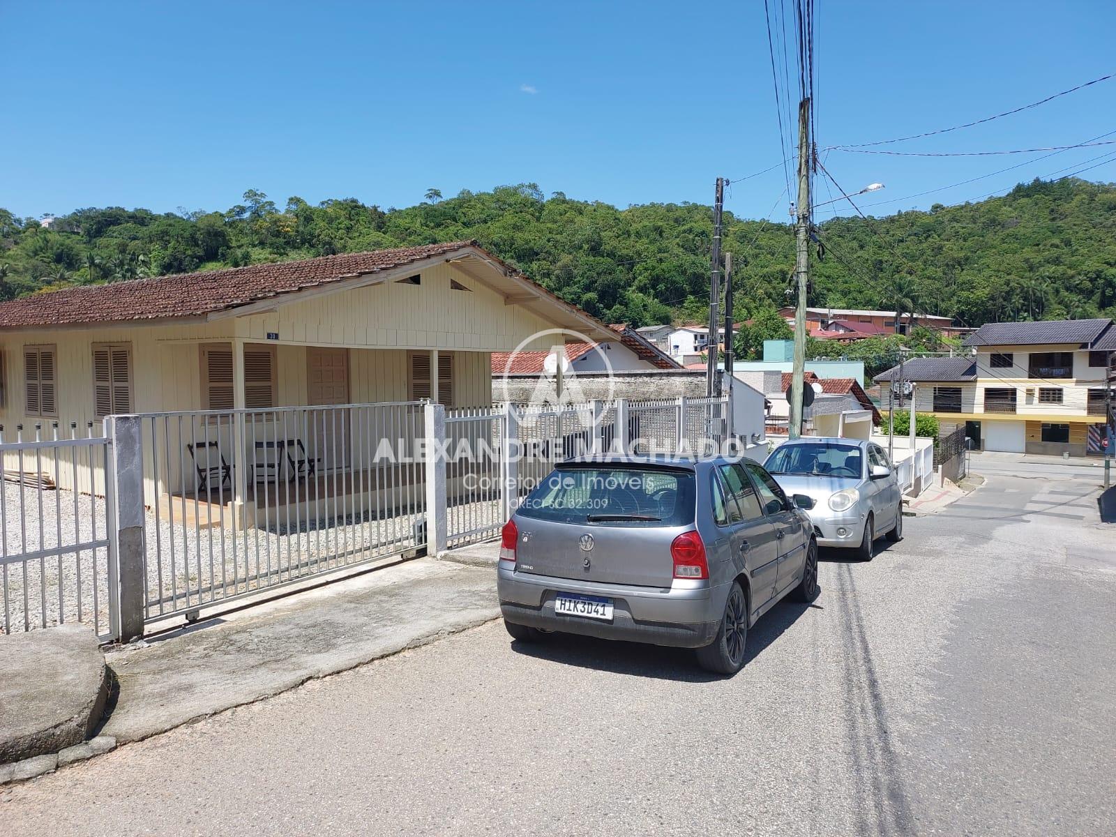 Casa à venda próximo de grandes empresas e todo comércio de  BRUSQUE - SC