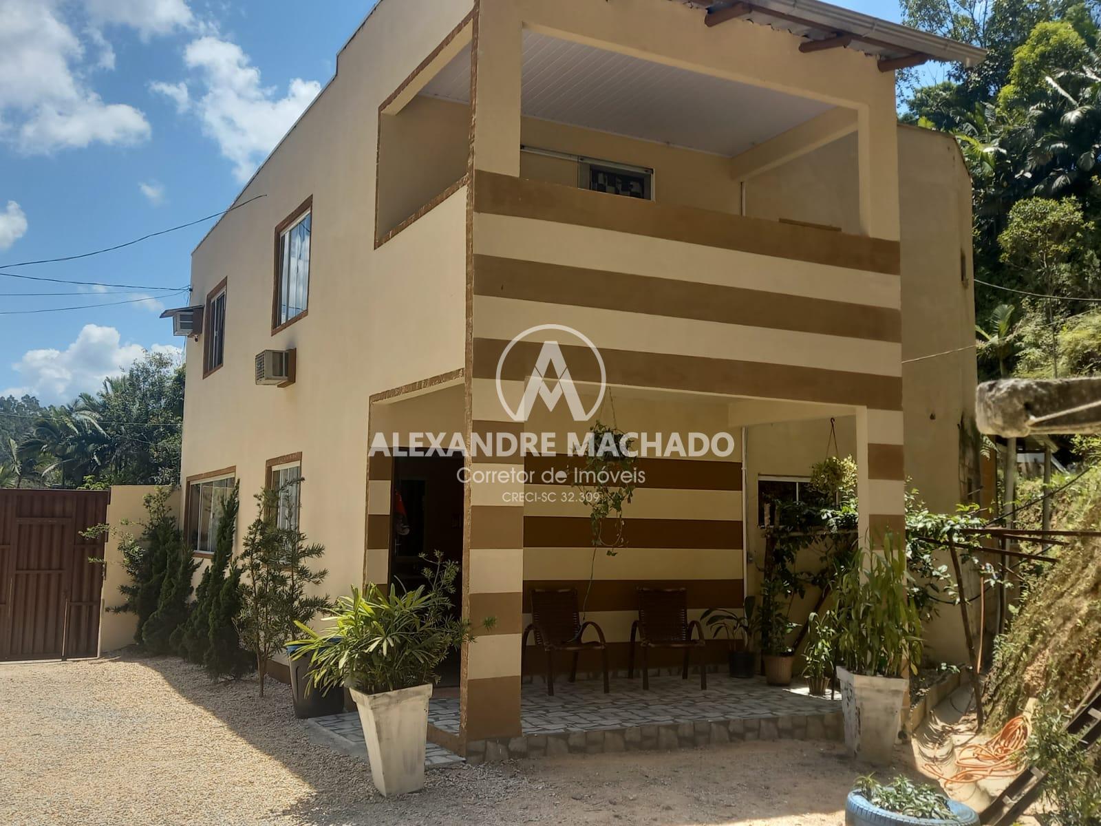 Casa com galpão à venda na cidade de  BRUSQUE - SC