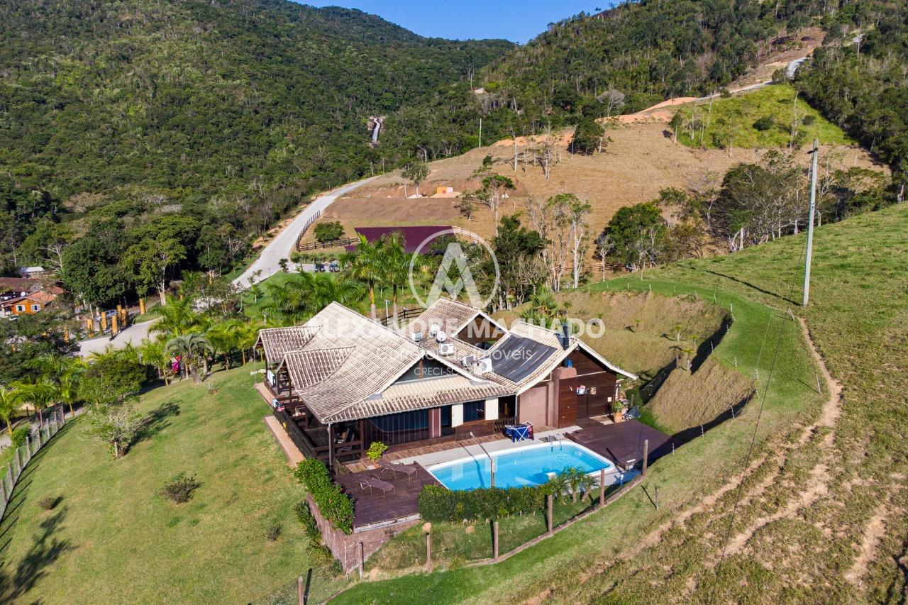 Sítio de alto padrão em meio a natureza á venda em  SAO JOAO BATISTA - SC