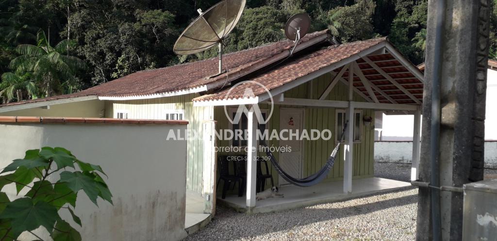 Casa com piscina à venda na cidade de BRUSQUE - SC