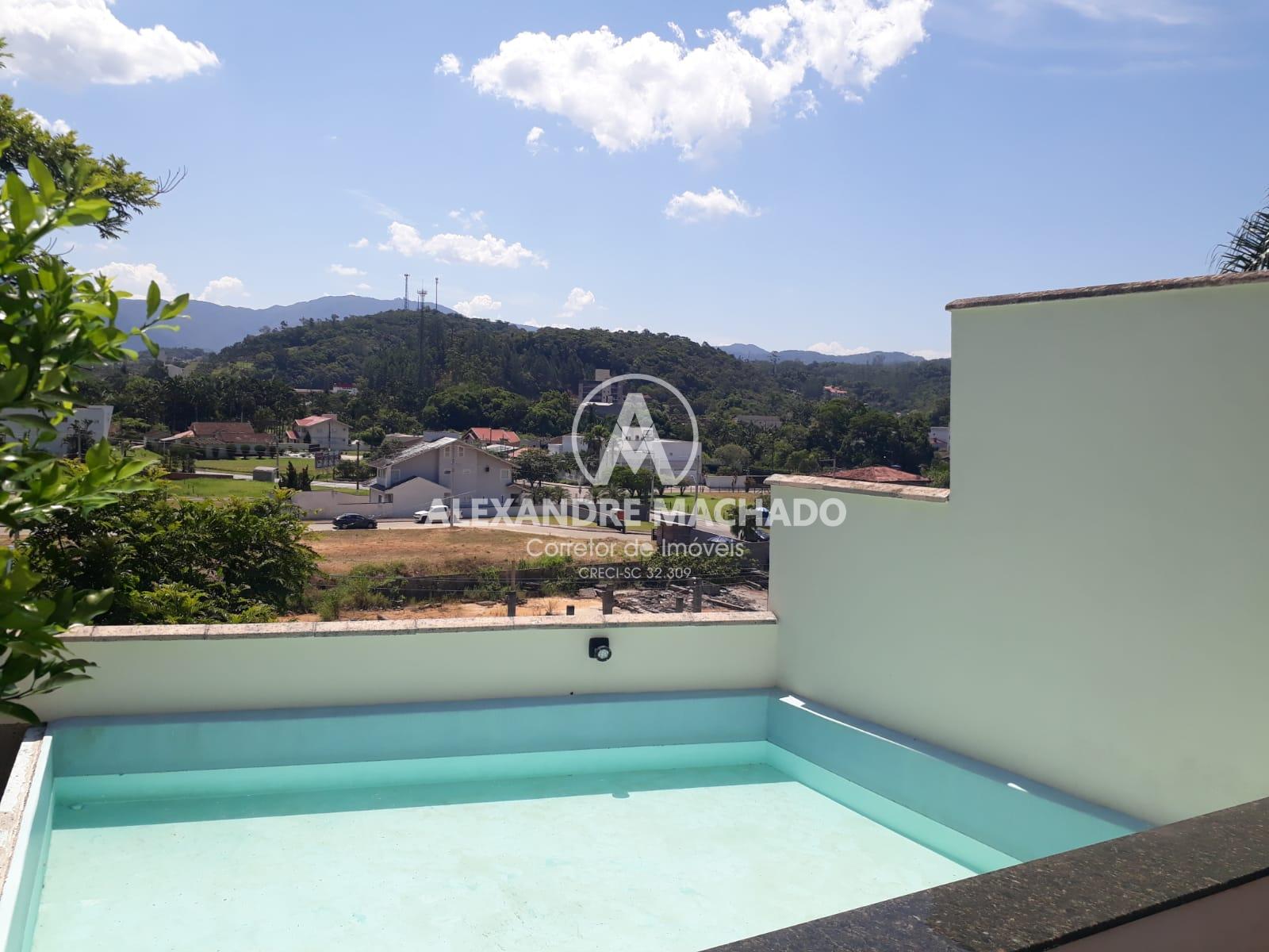 Casa a venda no centro de Guabiruba