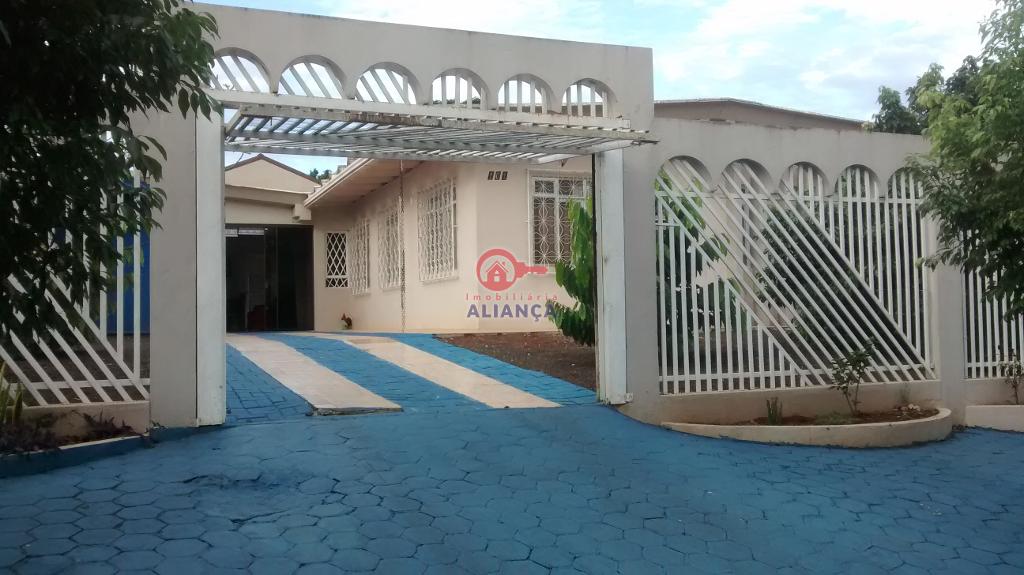 CASA NO JARDIM CARELLI