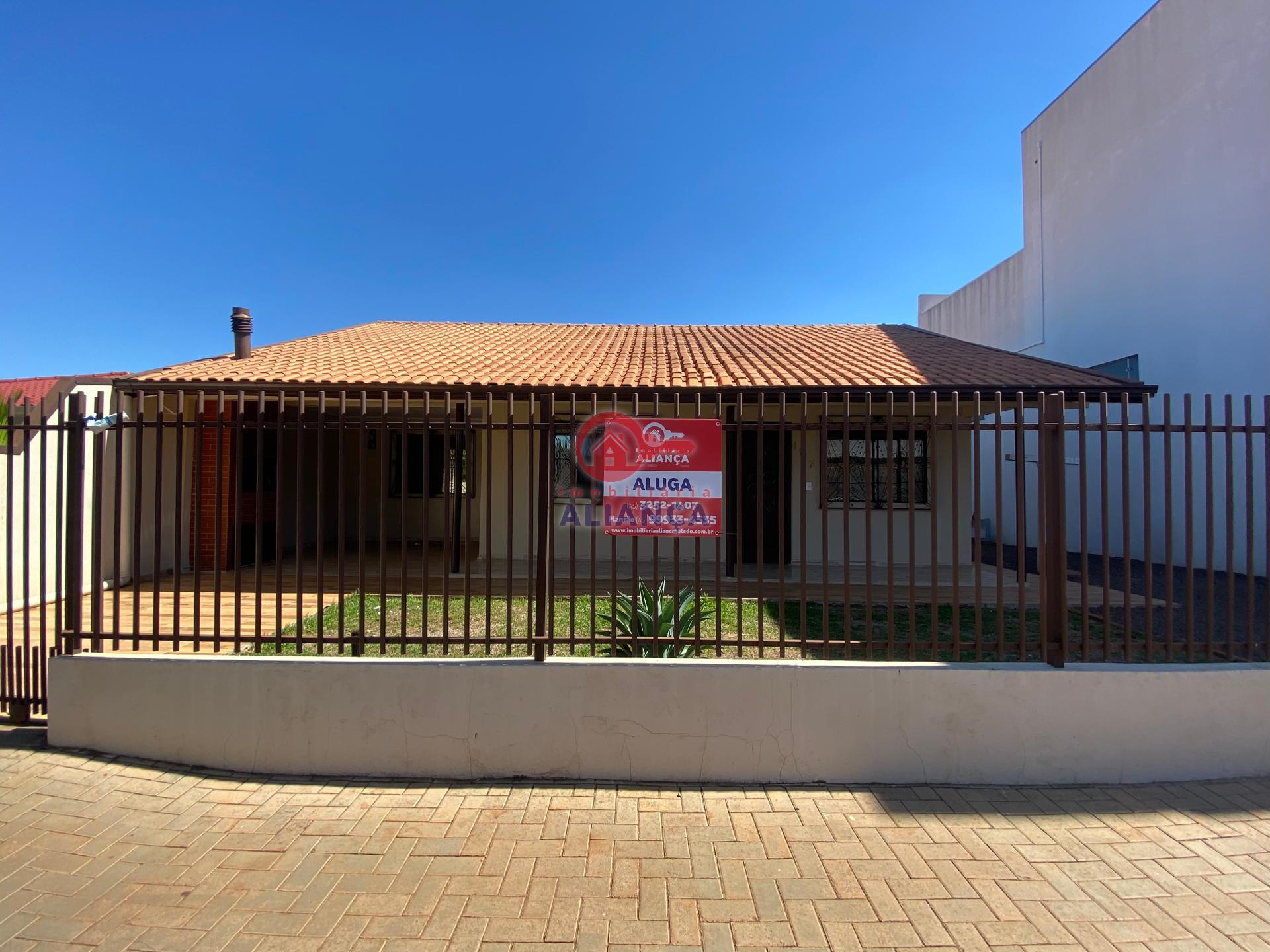 Casa com 3 dormit?rios para loca??o, CENTRO, TOLEDO - PR