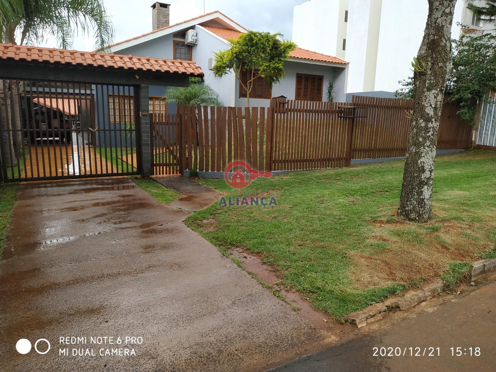 Casa com 4 dormitrios  venda,490.00 m , JARDIM GISELA, TOLEDO - PR