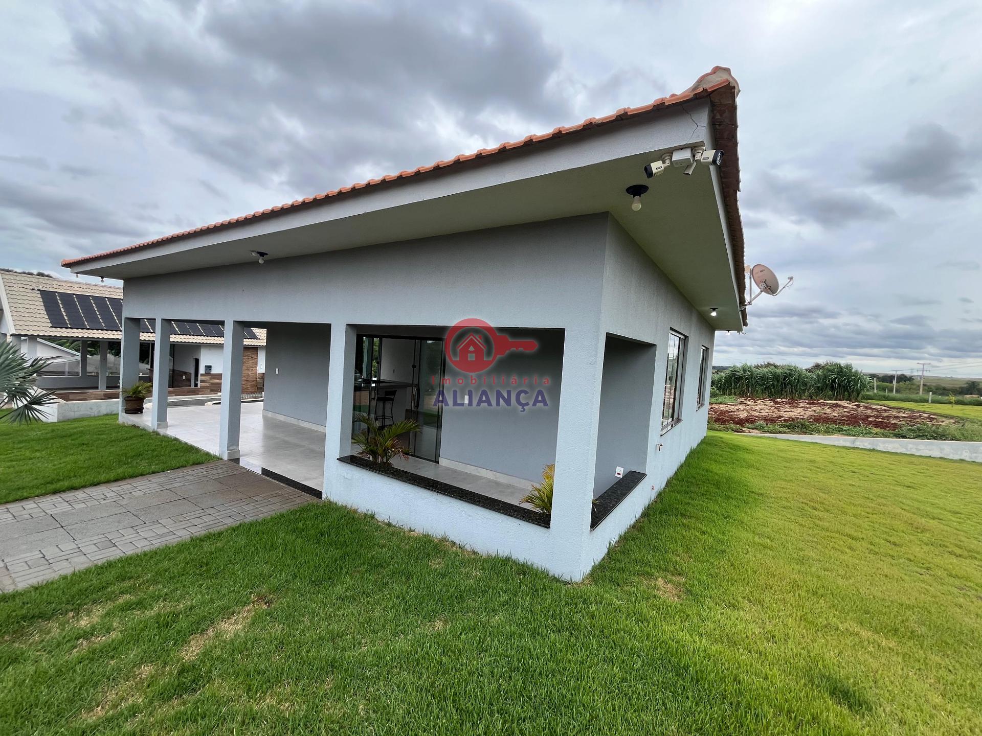 CH?CARA ? VENDA COM 2 CASAS EM TOLEDO - PR