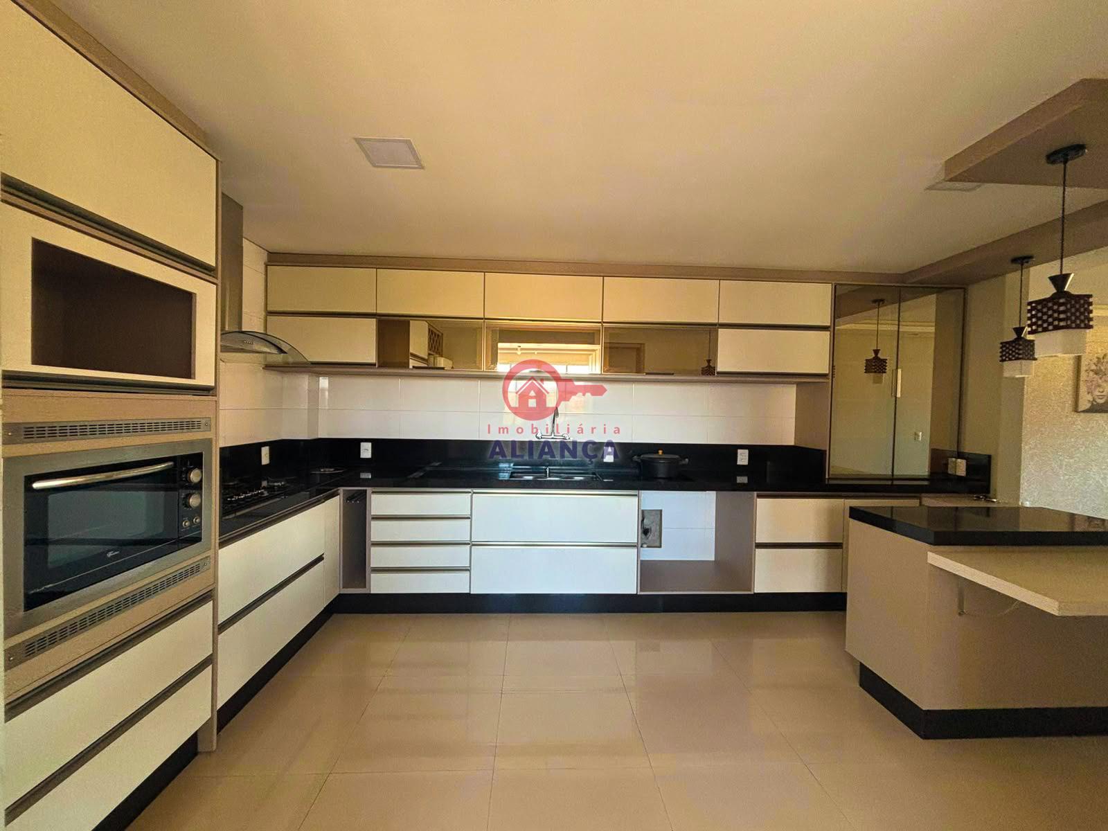 APARTAMENTO COM ?TIMA LOCALIZA??O, TODO MOBILIADO PARA LOCA??O...