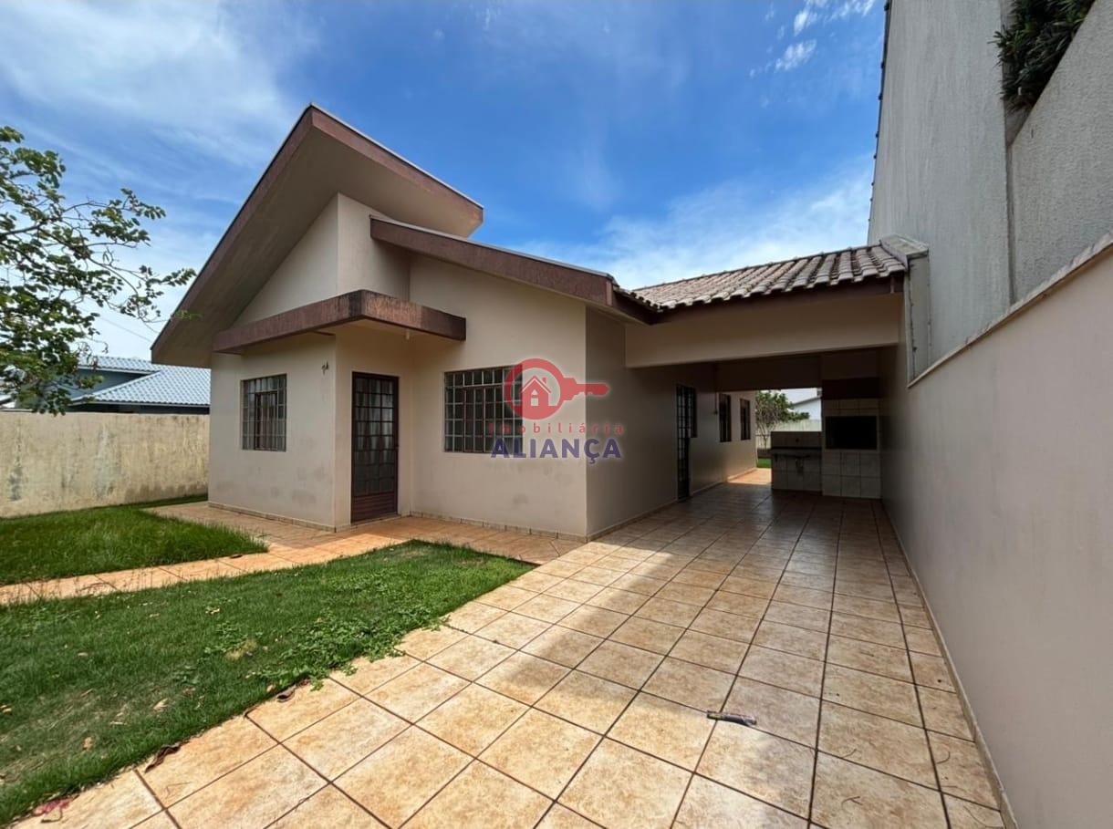 VENDE-SE CASA   AMPLA     NO JARDIM COOPAGRO EM TOLEDO PR