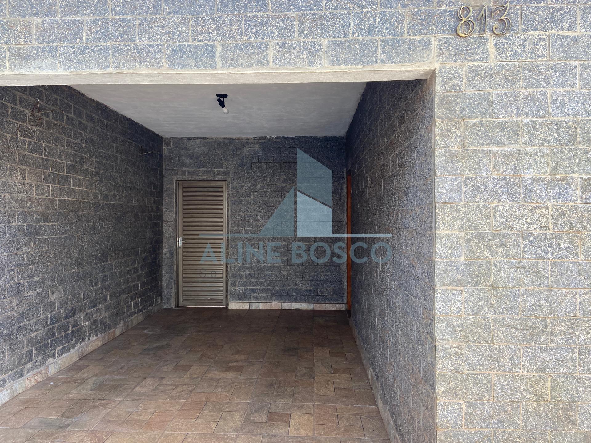 CASA COM 3 QUARTOS, SENDO 1 SU?TE, SALA DE TV E JANTAR, AMPLO ...