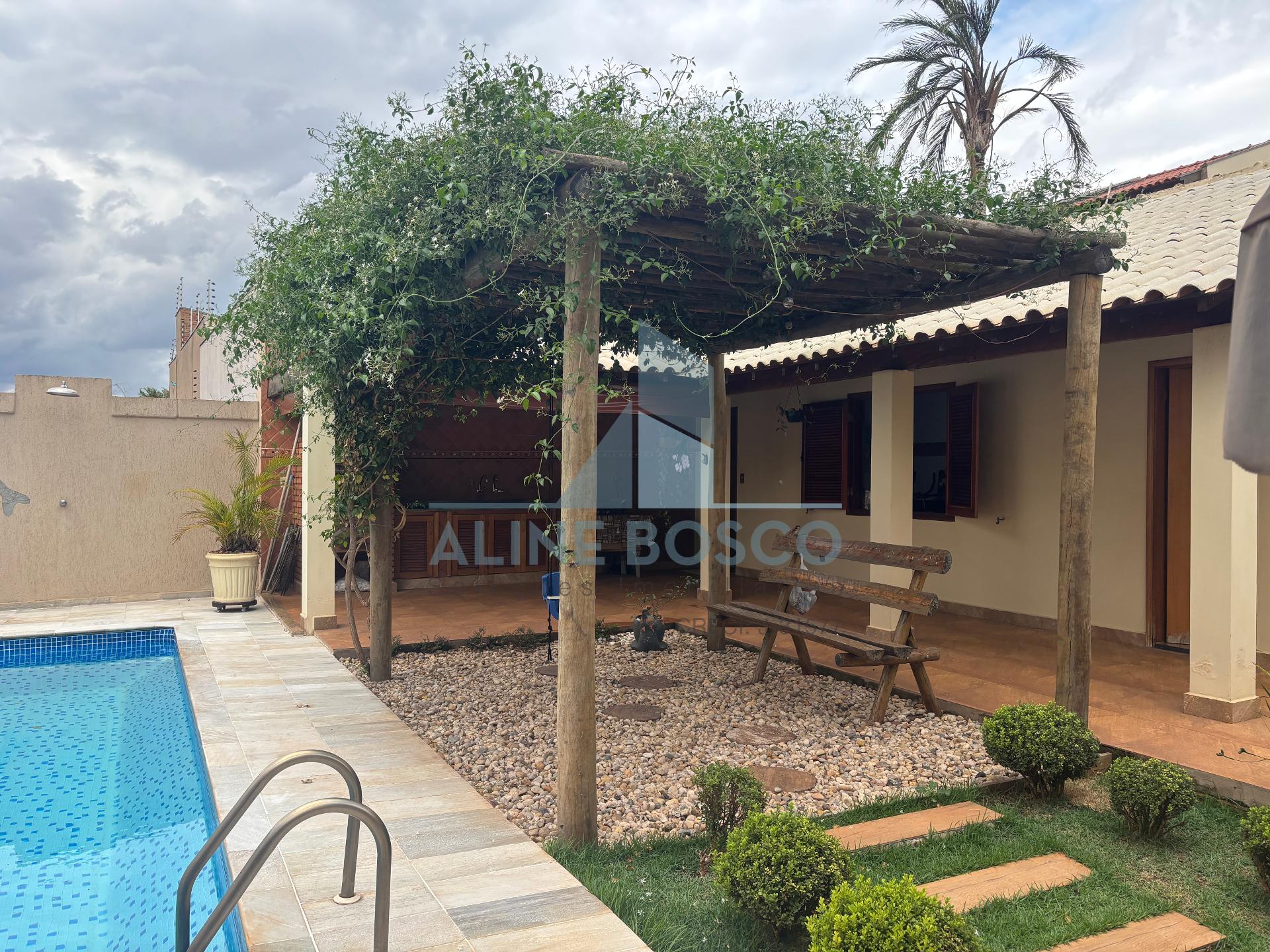 EXCELENTE CASA NO BAIRRO NO JARDIM MORUMBI - ARARAQUARA  SP 