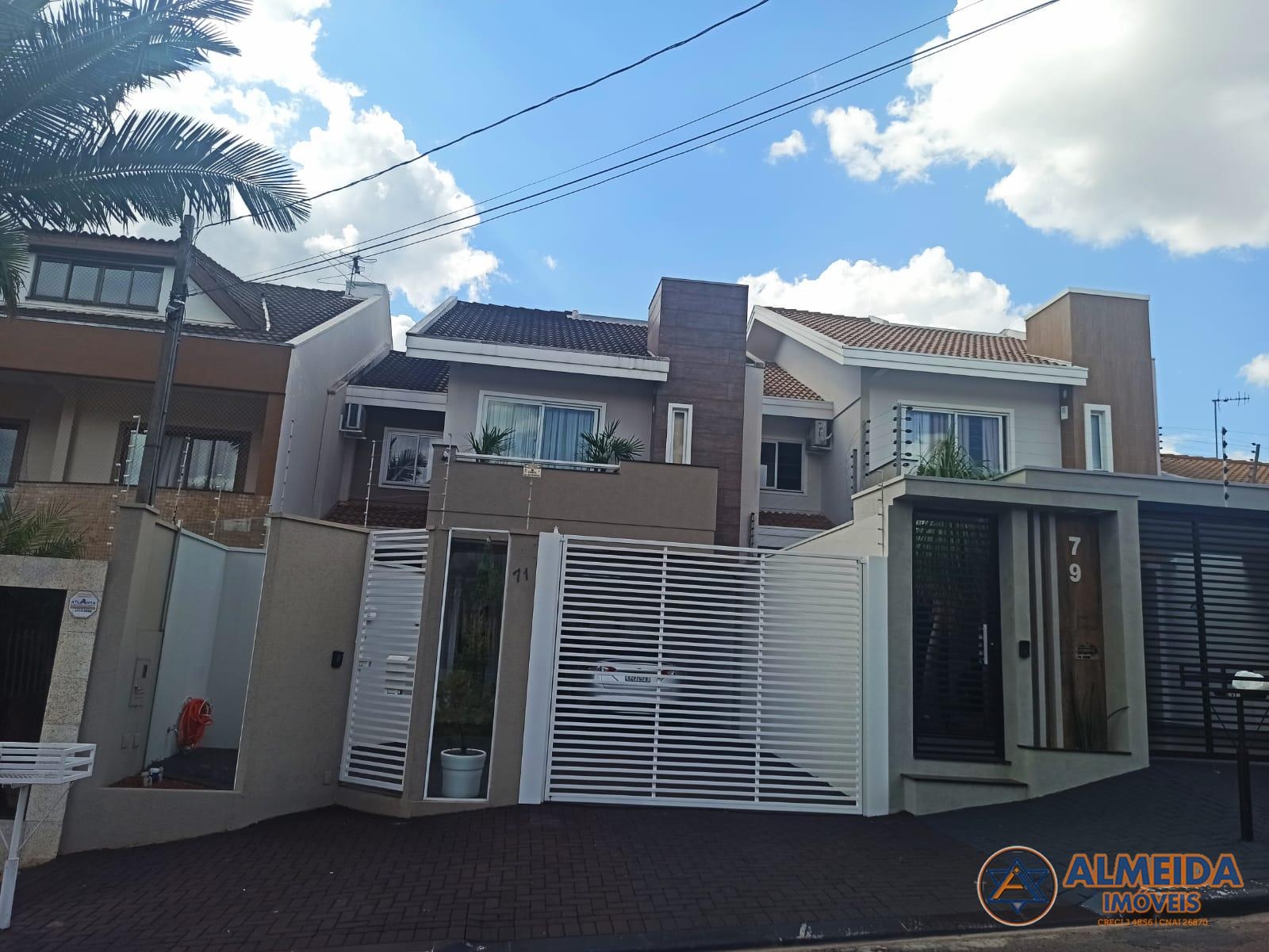 SOBRADO SEMI MOBILIADO EM EXCELENTE LOCALIZAÇÃO BAIRRO TROPICAL