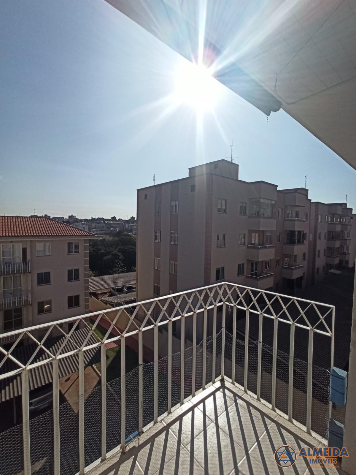 EXCELENTE APTO NO RESIDENCIAL RIO VERDE SEMI MOBILIADO