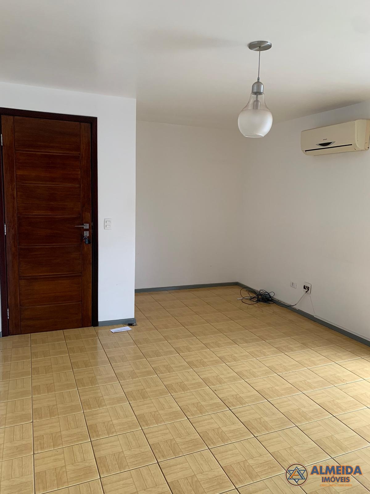 EXCELENTE APTO NO RESIDENCIAL RIO VERDE SEMI MOBILIADO