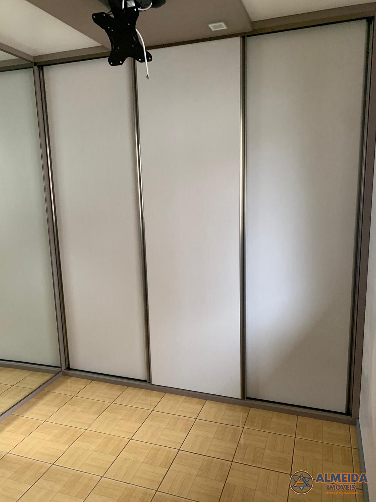 EXCELENTE APTO NO RESIDENCIAL RIO VERDE SEMI MOBILIADO