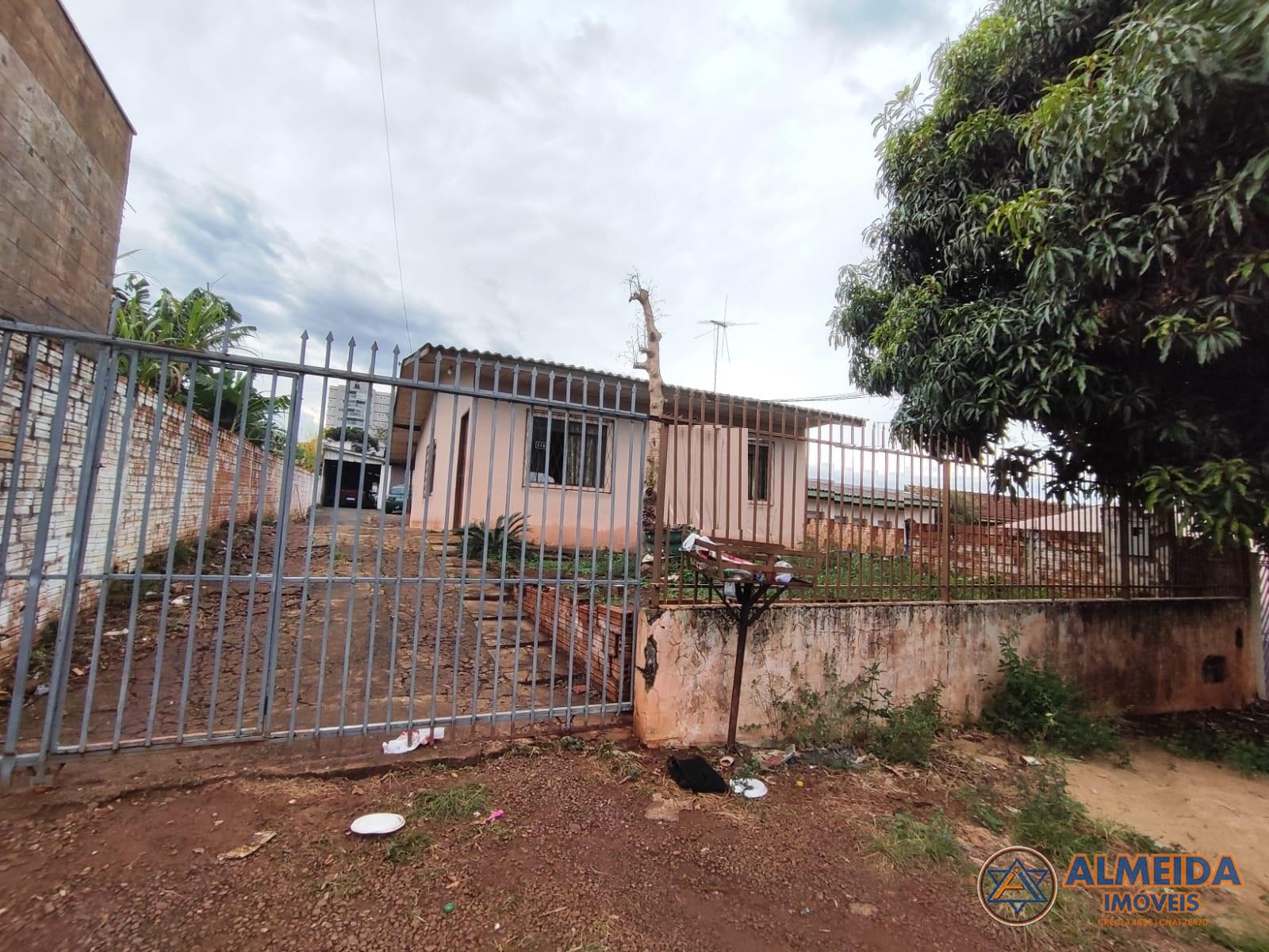 EXCELENTE TERRENO COM 678M2 NO BAIRRO COQUEIRAL A MEIA QAUDRA ...
