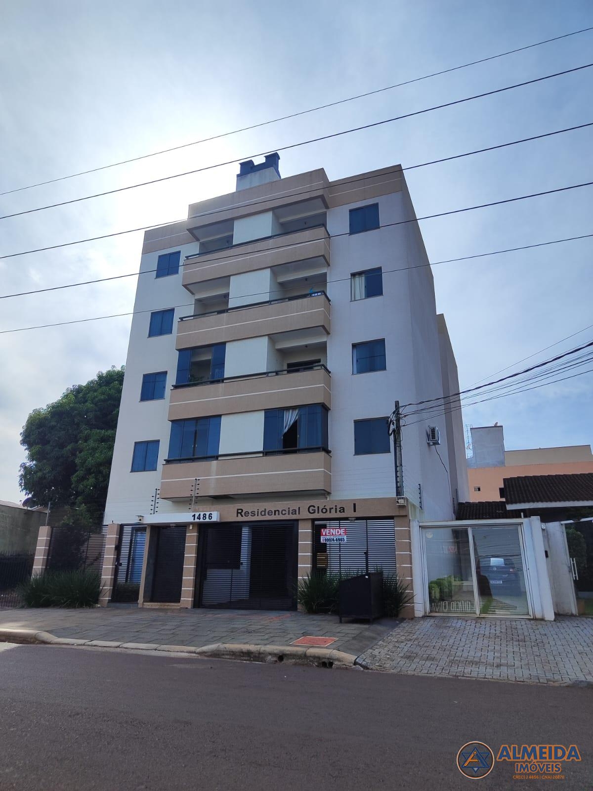 ED GLORIA APTO COM 2 QUARTOS PRÓXIMO DO CLUBE COMERCIAL , SACA...