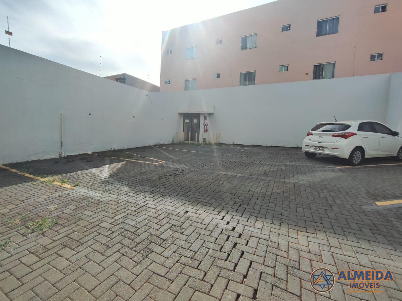 ED GLORIA APTO COM 2 QUARTOS PRÓXIMO DO CLUBE COMERCIAL , SACA...