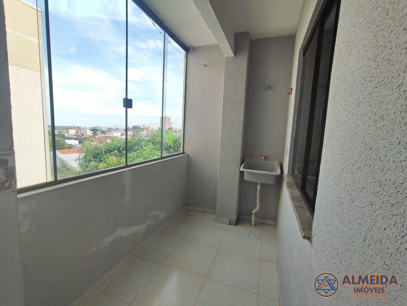 ED GLORIA APTO COM 2 QUARTOS PRXIMO DO CLUBE COMERCIAL , SACADA COM CHURRASQUEIRA