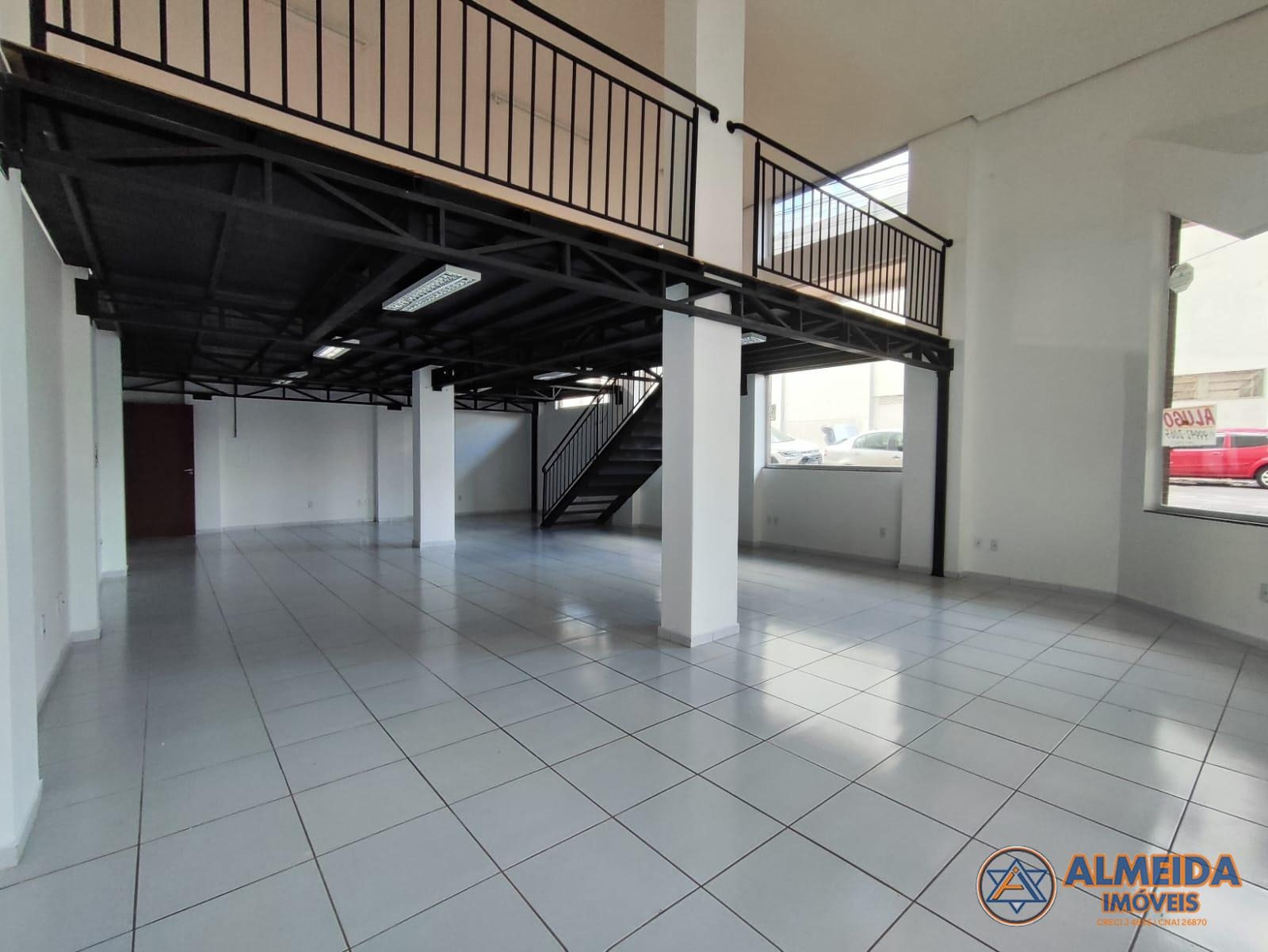 SALA COMERCIAL DE ESQUINA EM EXCELENTE LOCALIZAÇÃO PRÓXIMO DA ...