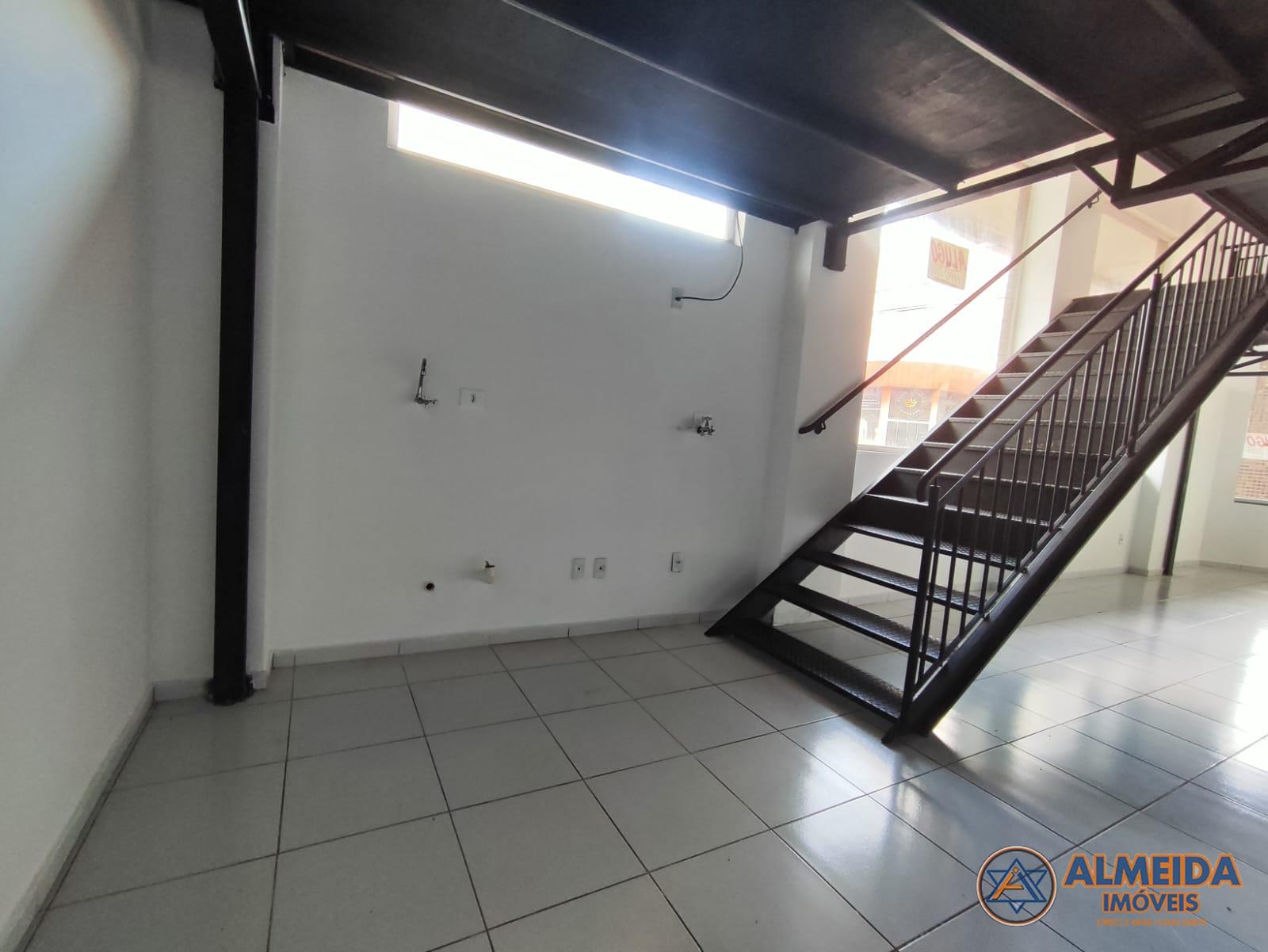 SALA COMERCIAL DE ESQUINA EM EXCELENTE LOCALIZAÇÃO PRÓXIMO DA ...