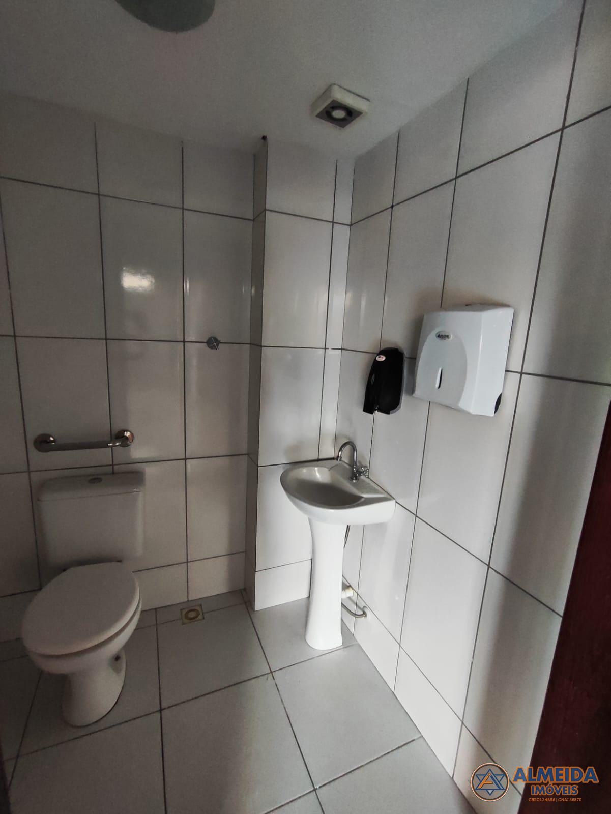 SALA COMERCIAL DE ESQUINA EM EXCELENTE LOCALIZAO PRXIMO DA PREFEITURA