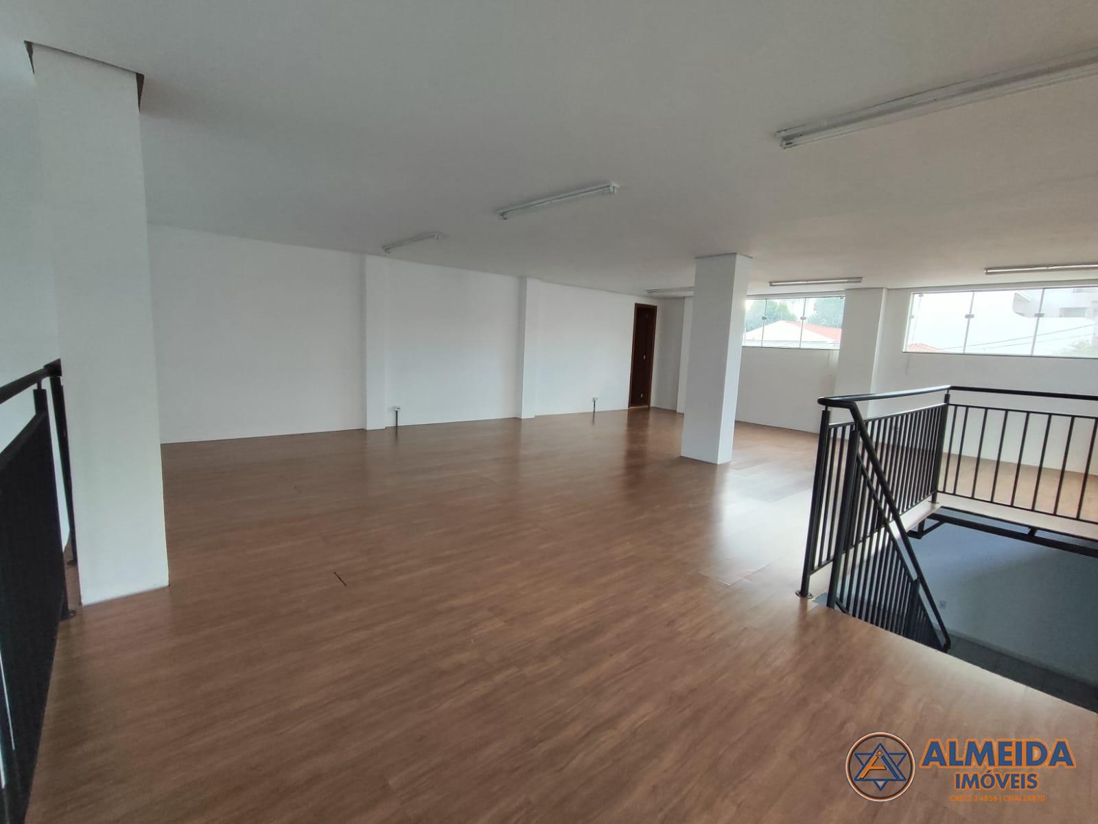SALA COMERCIAL DE ESQUINA EM EXCELENTE LOCALIZAO PRXIMO DA PREFEITURA