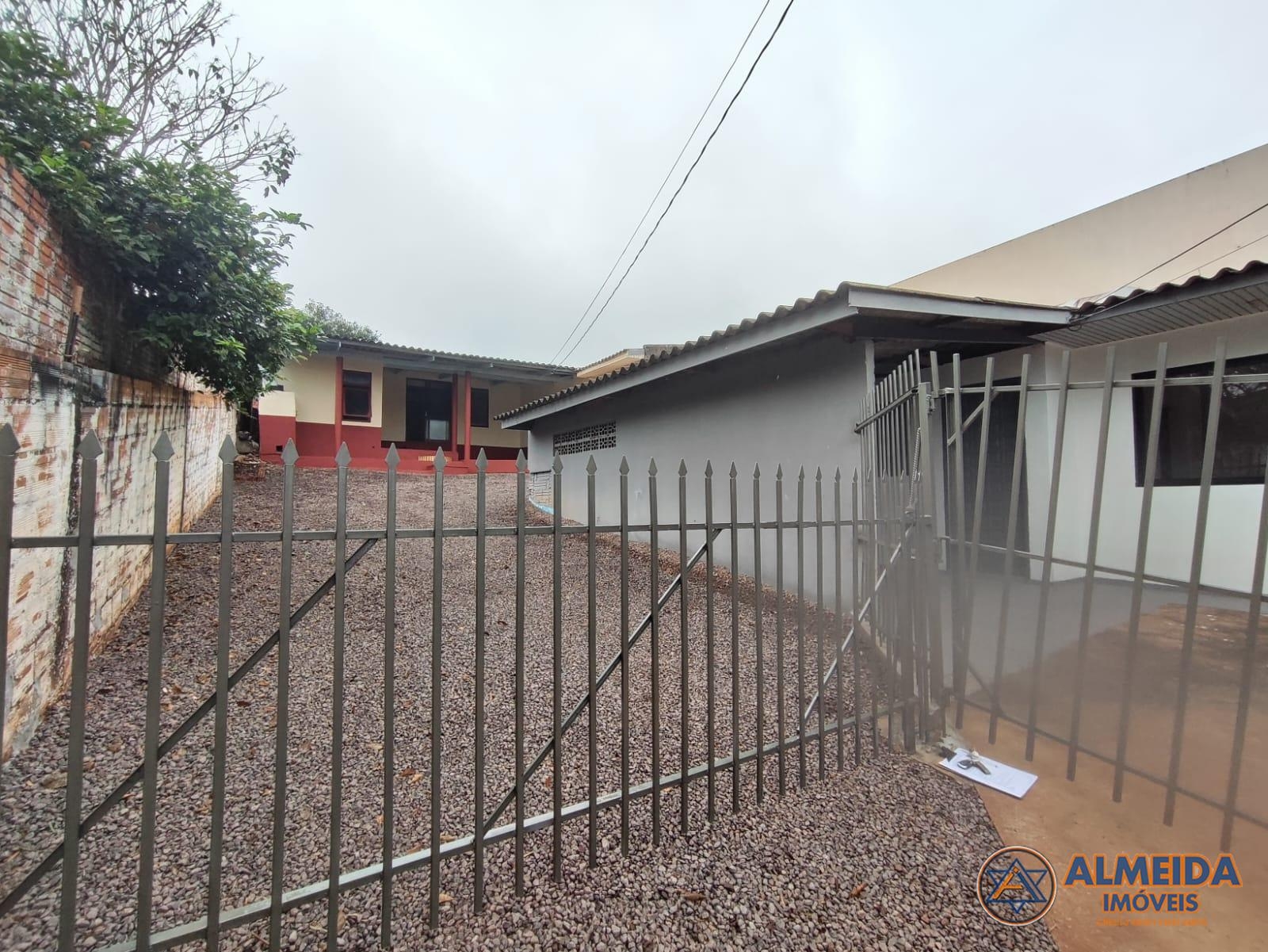 CASA (FUNDOS) NO BAIRRO PARQUE SÃO PAULO COM 4 QUARTOS PARA LO...