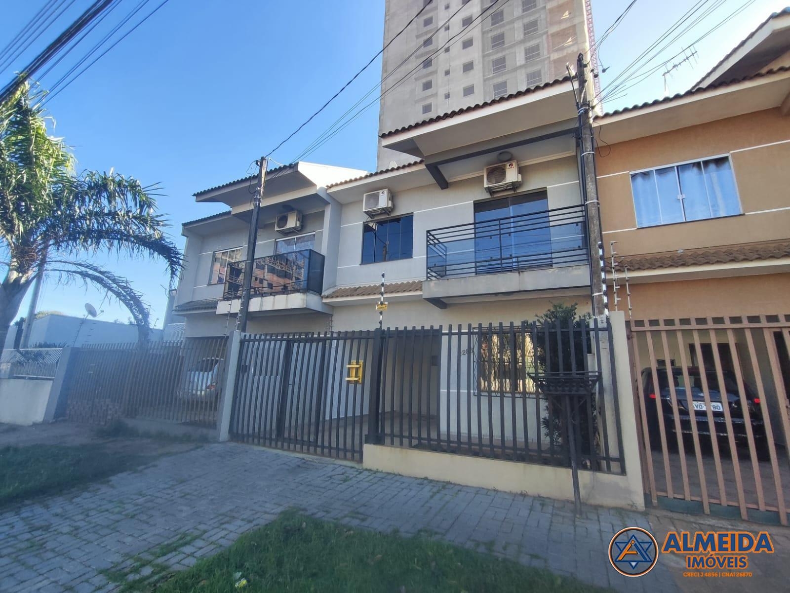 SOBRADO SEMI MOBILIADO COM SUÍTE   2 QUARTOS PRÓXIMO DO CLUBE ...