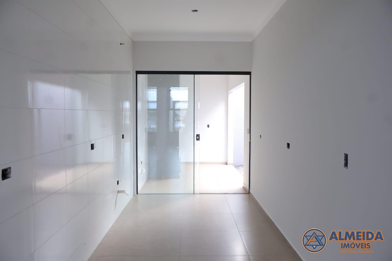 CASA NOVA PARA VENDA COM FINO ACABAMENTO E SOBRA DE TERRENO -B...
