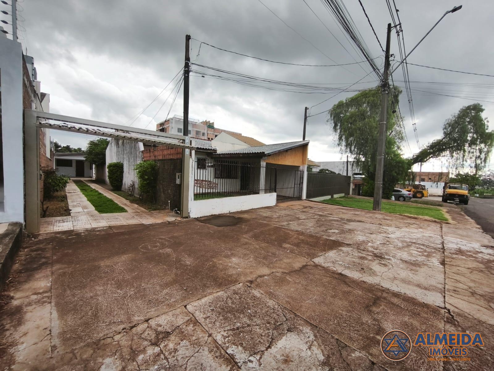 CASA COM SUITE   2 QUARTOS NO BAIRRO COQUEIRAL, PRÓXIMO RUA FR...