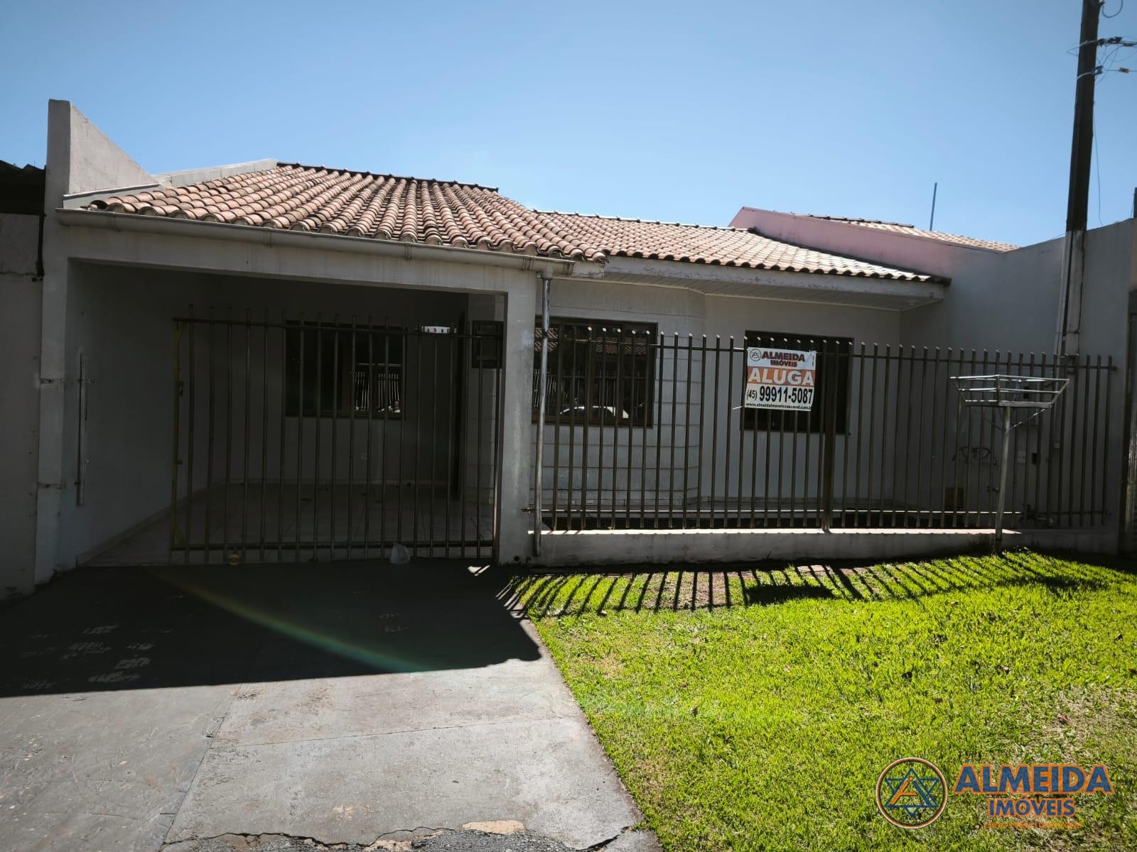 EXCELENTE CASA PARA LOCAÇÃO COM SUITE + 2 QUARTOS PRÓXIMO DA U...