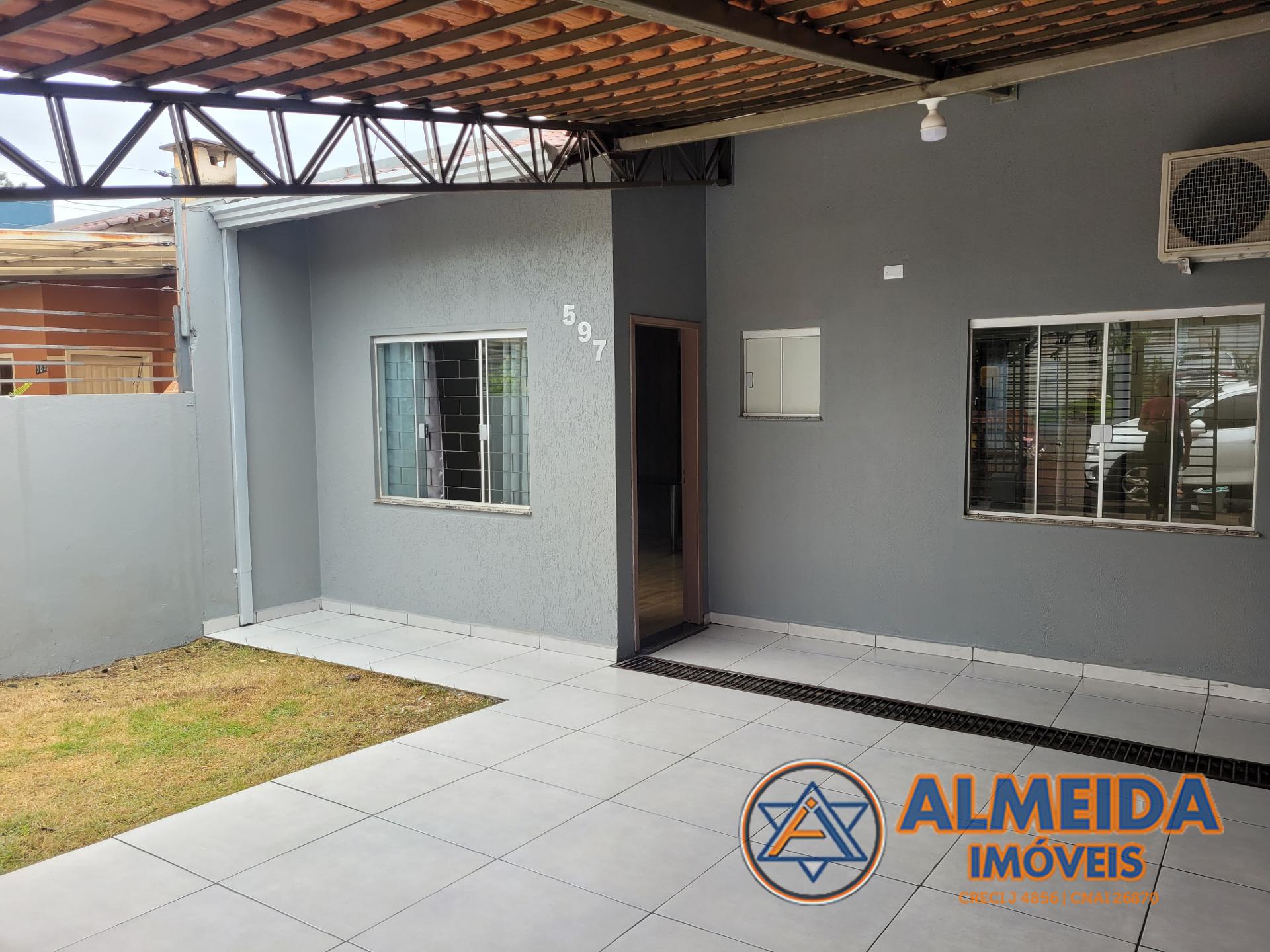 CASA SEMIMOBILIADA PARA VENDA COM 03 QUARTOS  NO BAIRRO CANADÁ