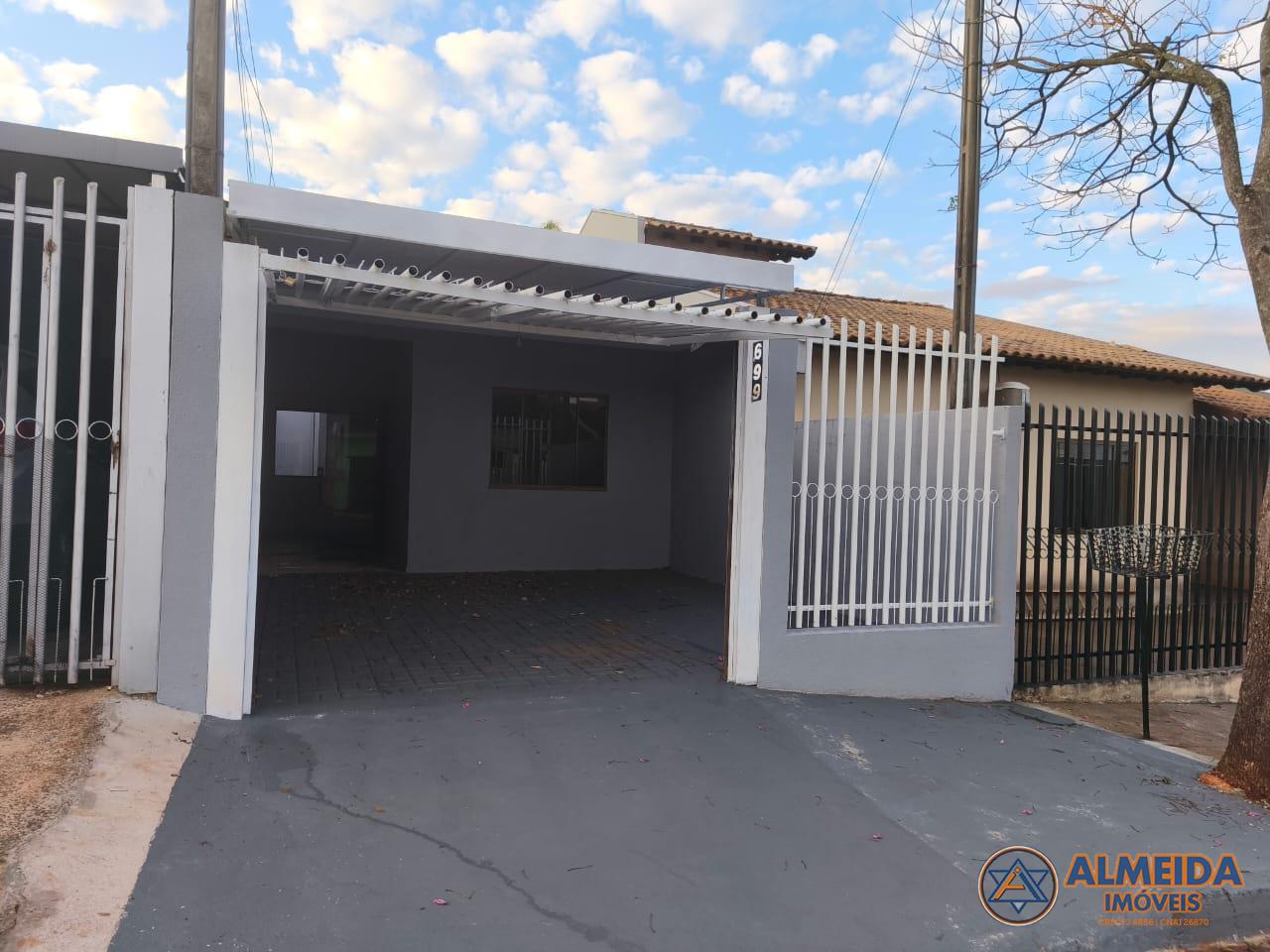 CASA REFORMADA COM 2 QUARTOS, SENDO 1 SUÍTE, NO BAIRRO CANADÁ