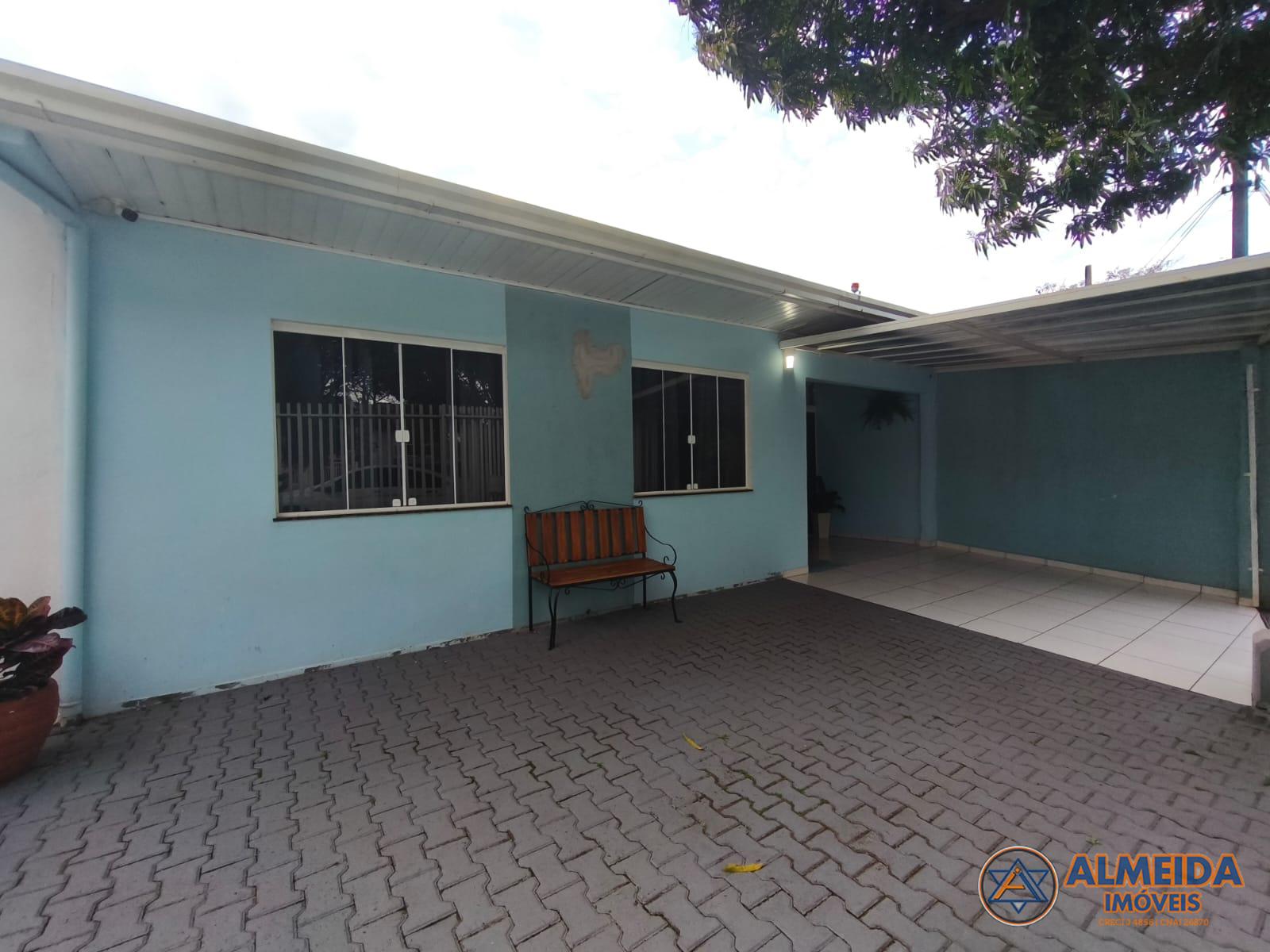 EXCELENTE CASA SEMI MOBILIADA E AMPLIADA COM 3 QUARTOS NO PARQ...