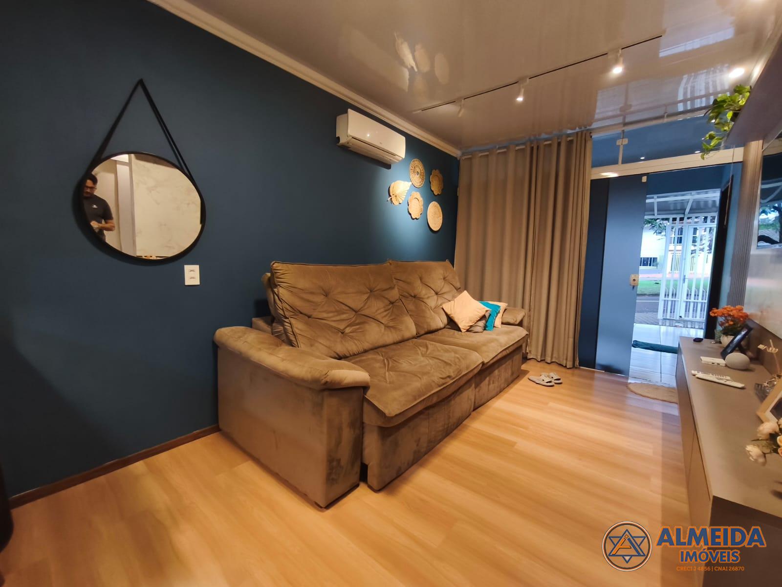 EXCELENTE CASA SEMI MOBILIADA E AMPLIADA COM 3 QUARTOS NO PARQ...