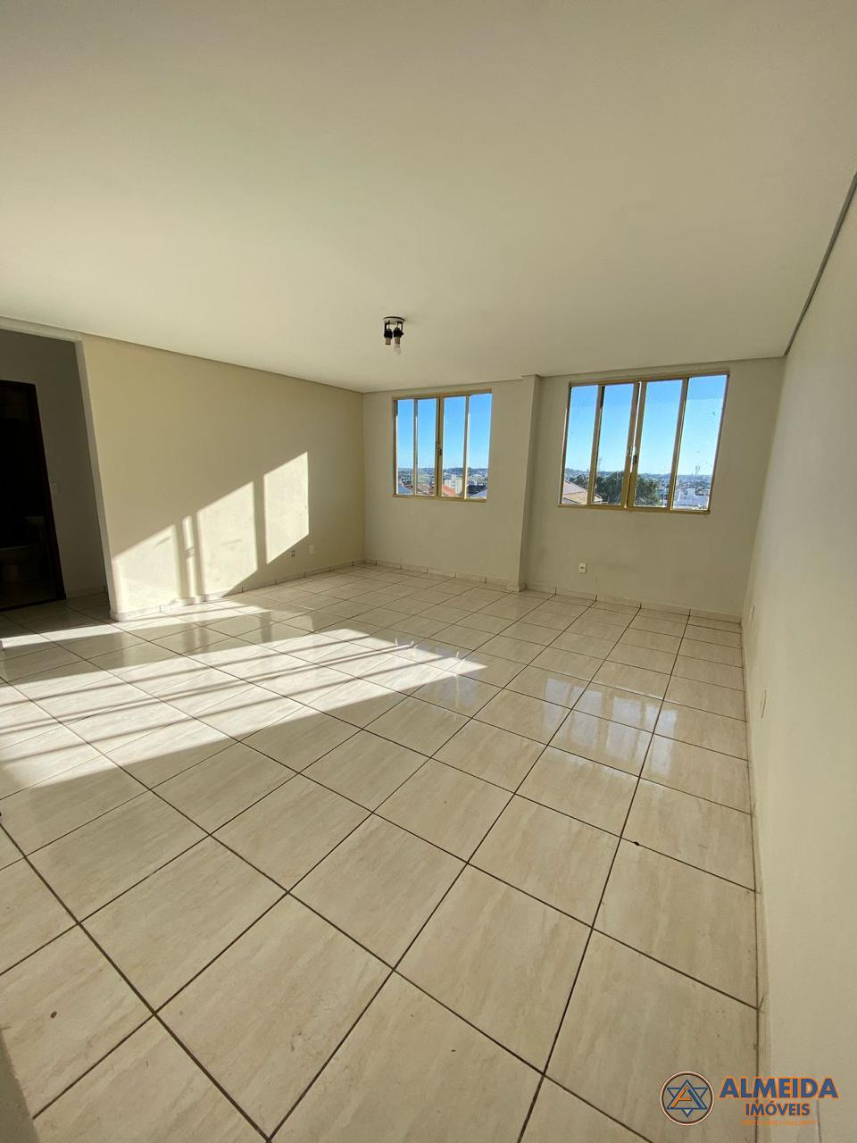 EXCELENTE APARTAMENTO PARA VENDA NO EDIFÍCIO FAVARIM NA AVENID...