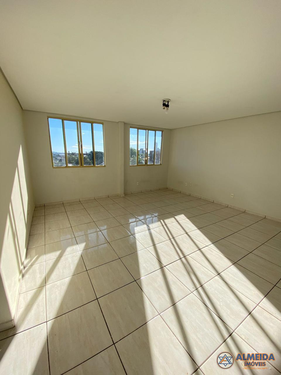 EXCELENTE APARTAMENTO PARA VENDA NO EDIFÍCIO FAVARIM NA AVENID...