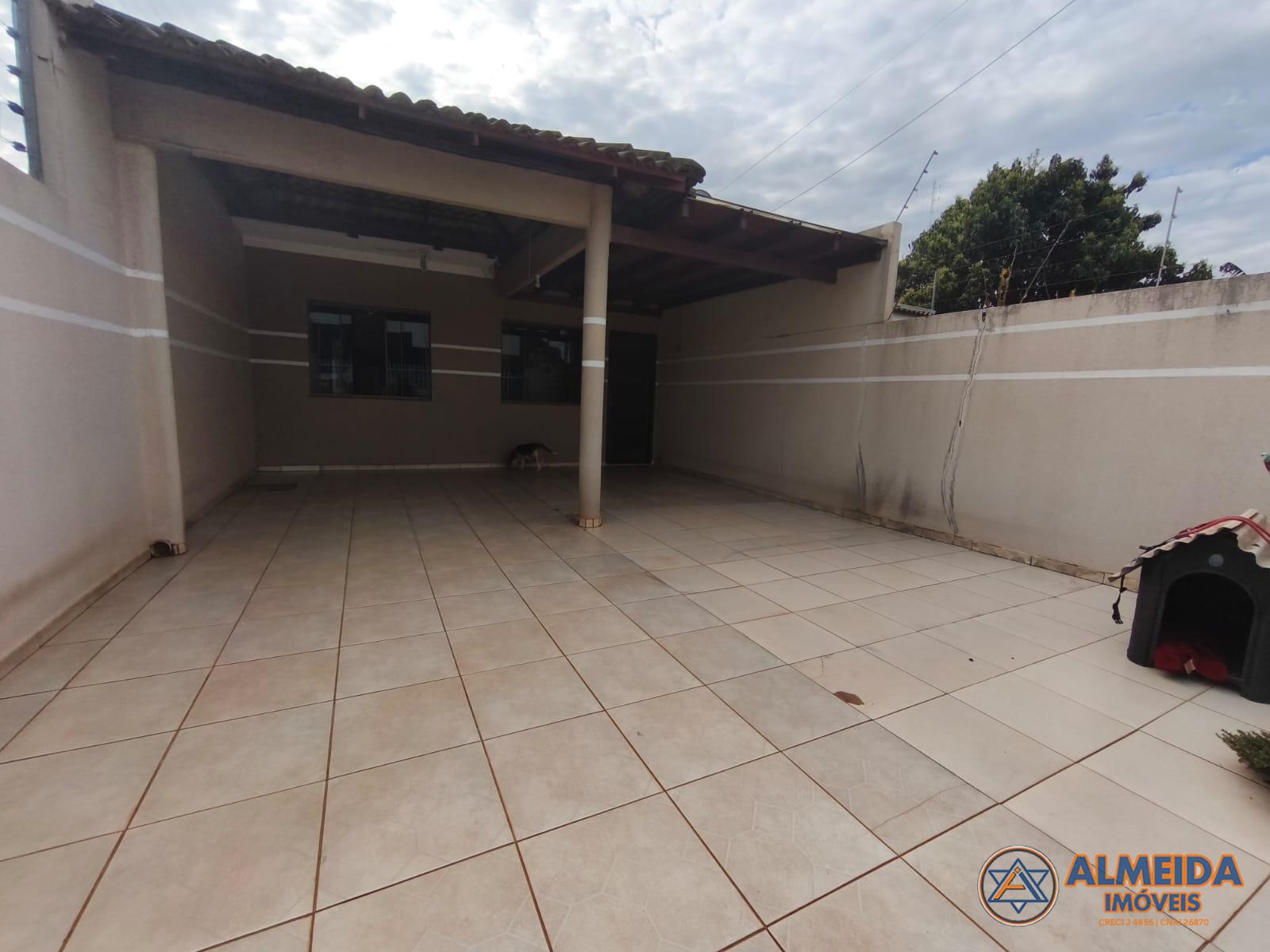 EXCELENTE CASA COM EDÍCULA  PARA VENDA LOCALIZADA PRÓXIMO AO M...