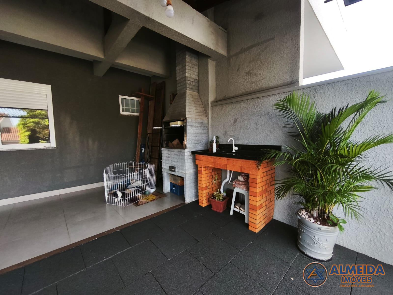 CASA SEMI NOVA COM MOVEIS PLANEJADOS NO BAIRRO ALTO ALEGRE, SU...