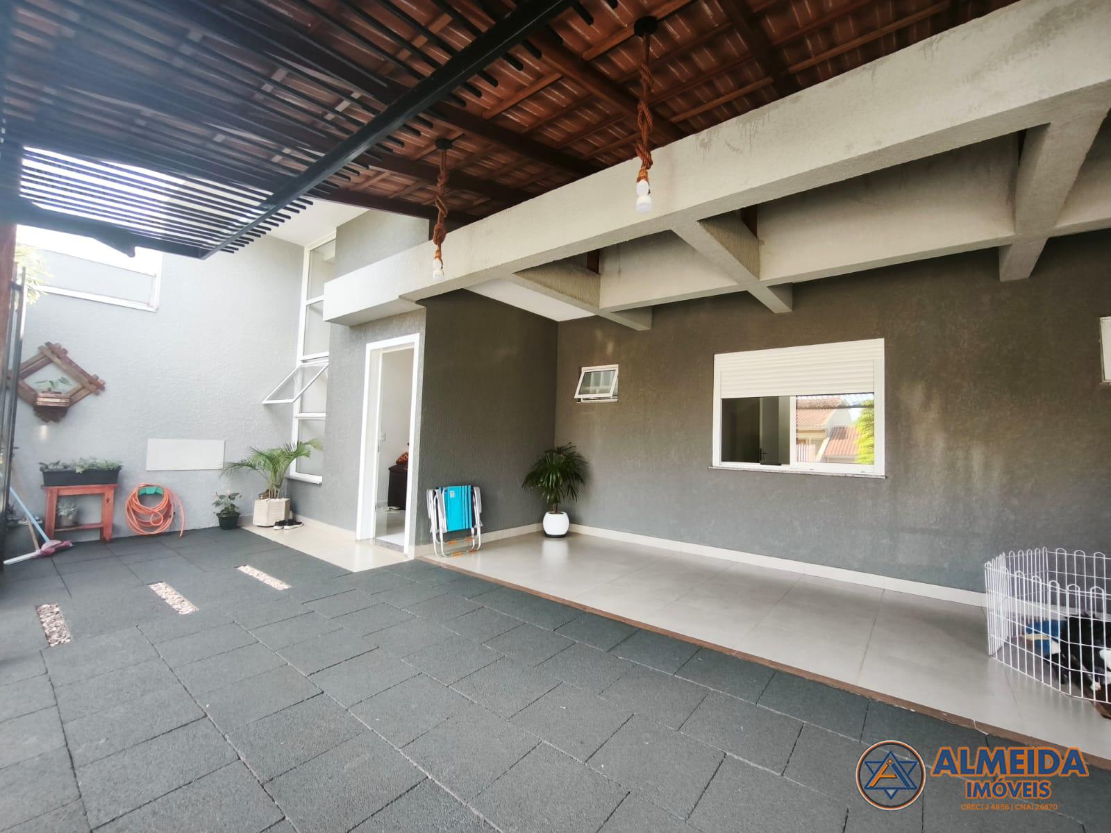 CASA SEMI NOVA COM MOVEIS PLANEJADOS NO BAIRRO ALTO ALEGRE, SU...