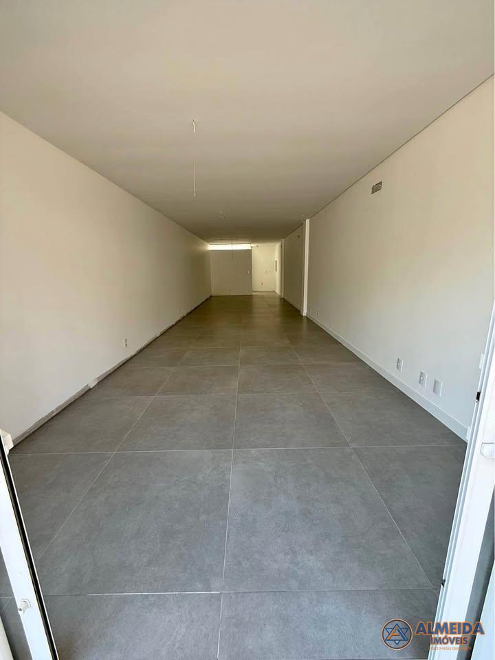 SALA COMERCIAL NOVA NO CENTRO DE CASCAVEL, POSSUI 60 M 