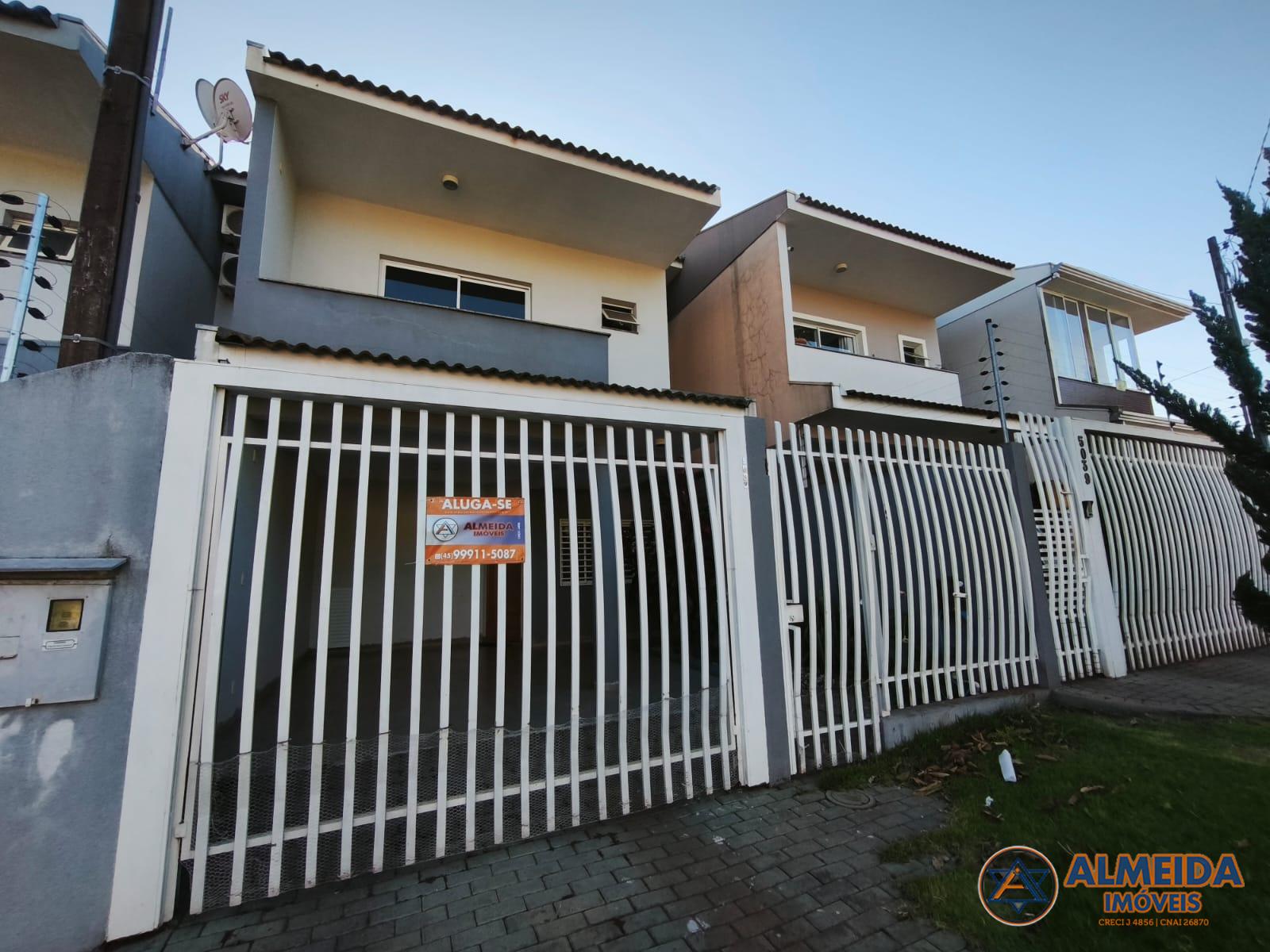 SOBRADO NO BAIRRO CANADÁ EM ÓTIMA LOCALIZAÇÃO