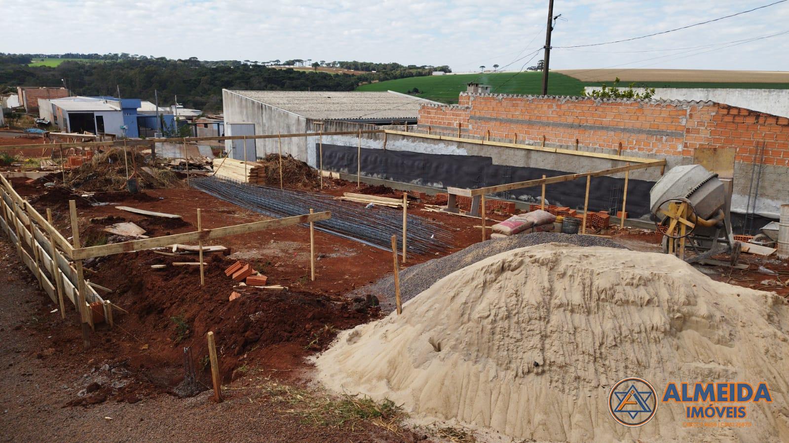 CASAS EM CONSTRUÇÃO COM SOBRA DE TERRENO PARA VENDA LOCALIZADO...
