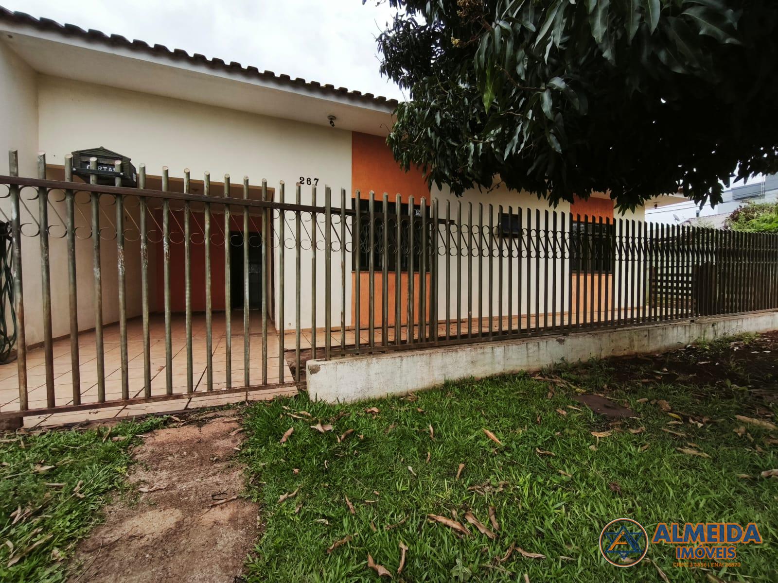 CASA DE ESQUINA COM SUÍTE E 2 QUARTOS NO BAIRRO PIONEIROS CATA...