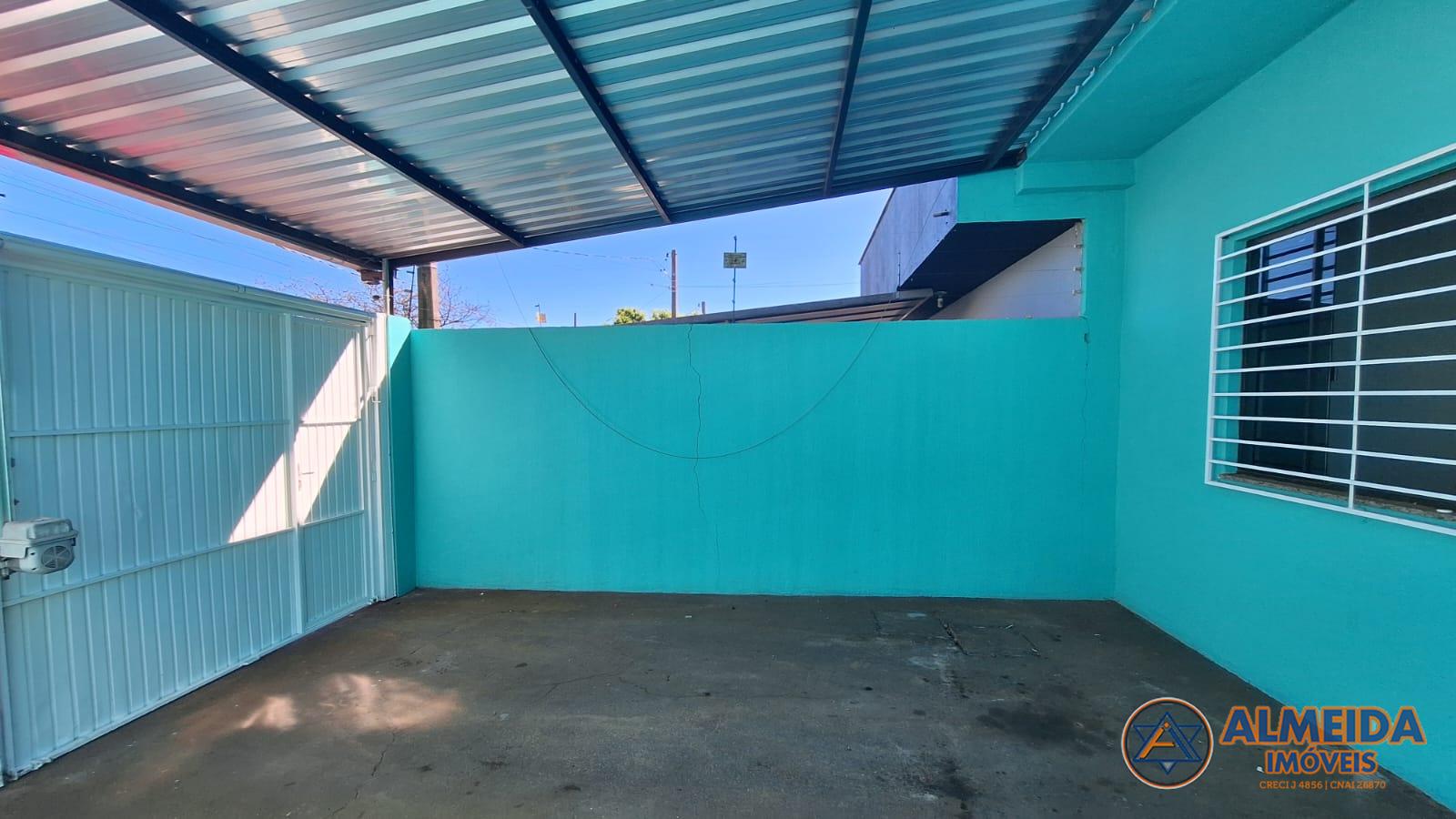 CASA COM SOBRA DE TERRENO A VENDA LOCALIZADA AO LADO DA UNIVEL...