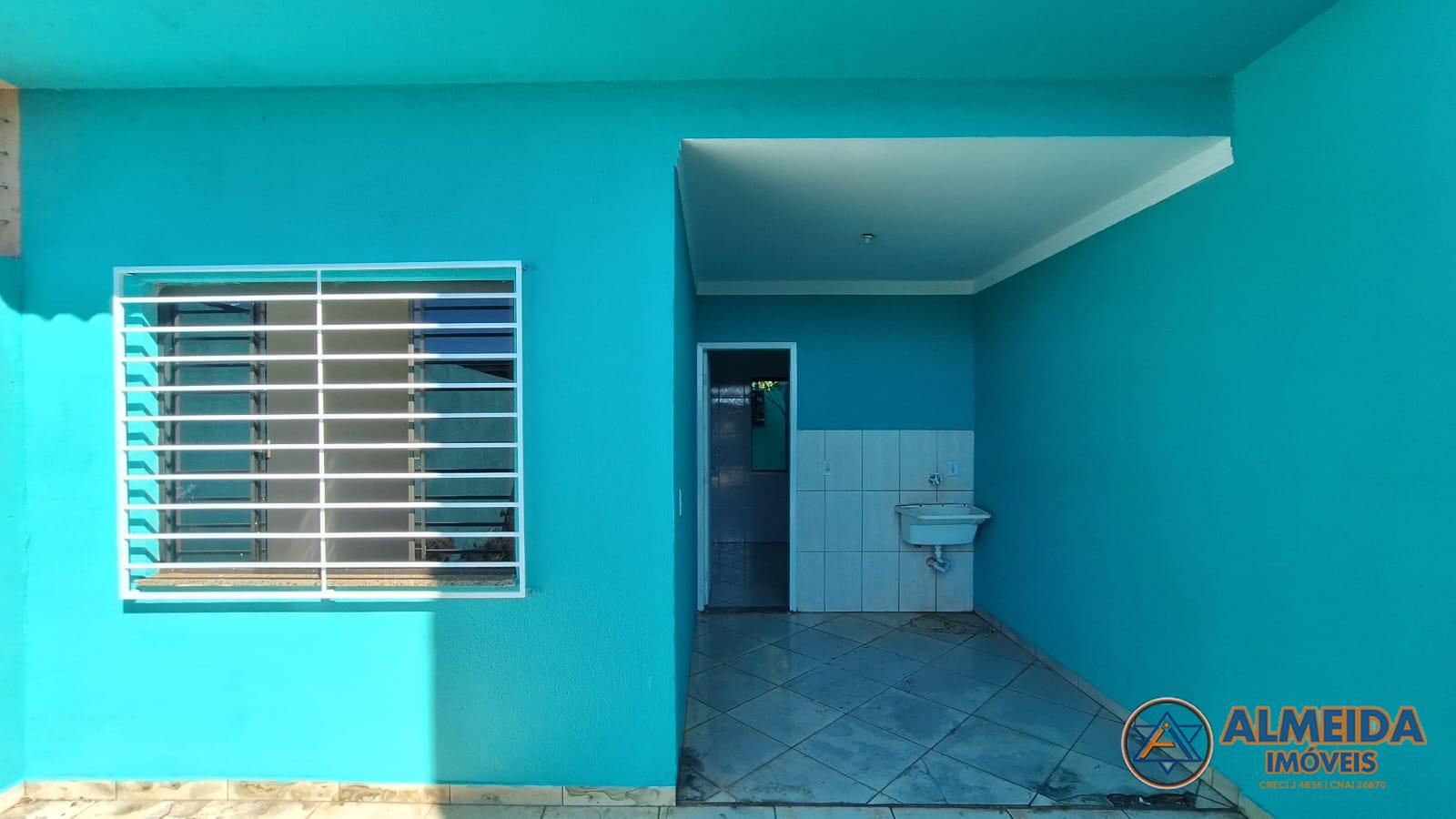 CASA COM SOBRA DE TERRENO A VENDA LOCALIZADA AO LADO DA UNIVEL...