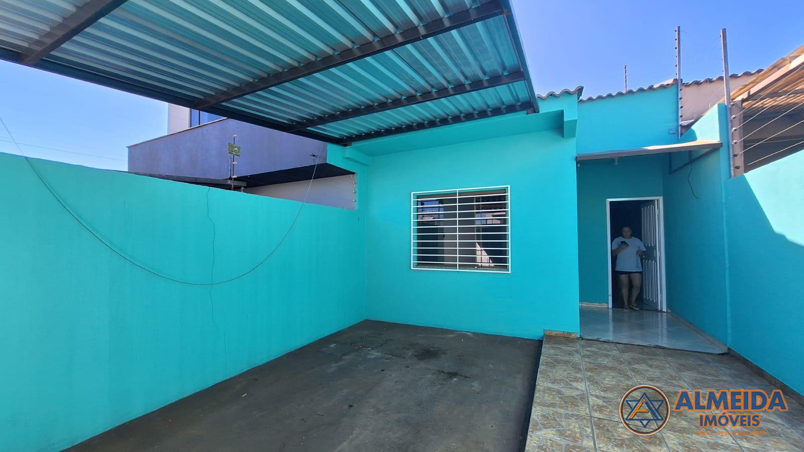 CASA COM SOBRA DE TERRENO A VENDA LOCALIZADA AO LADO DA UNIVEL...