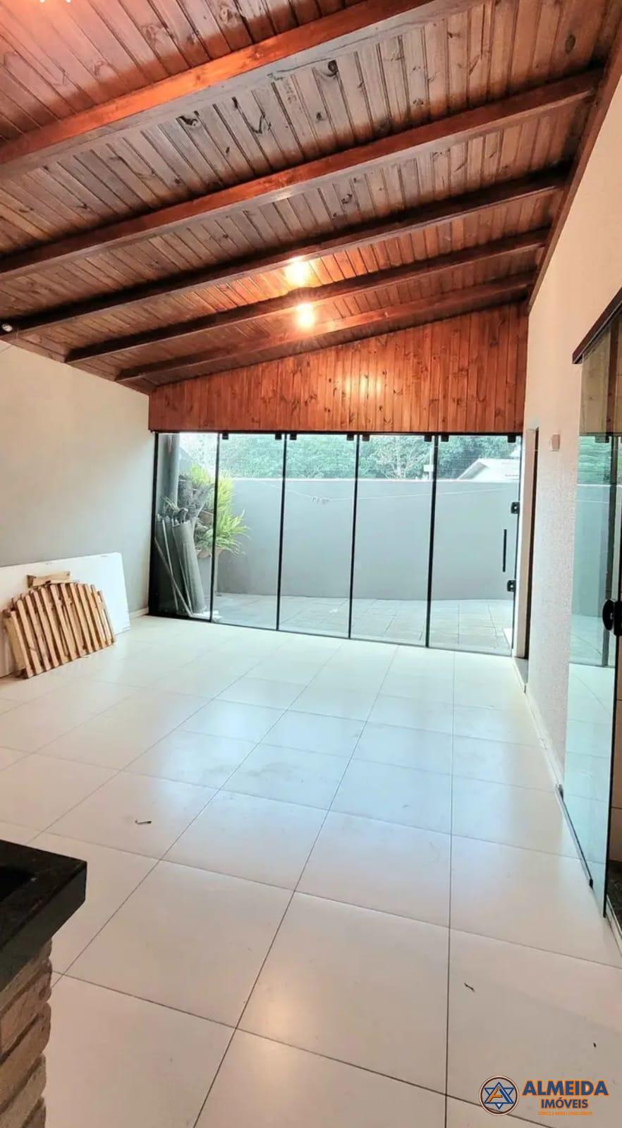 SOBRADO DE ESQUINA SEMI MOBILIADO NO BAIRRO NOVA CIDADE, COM P...