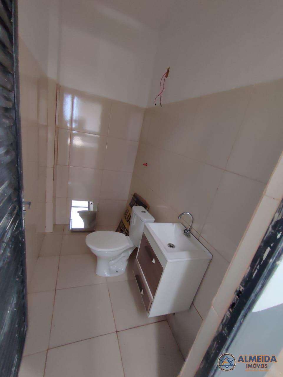 BARRACÃO COM 220M2 E 02 CASAS EM ALVENARIA NO BAIRRO PIONEIROS CATARINENSE